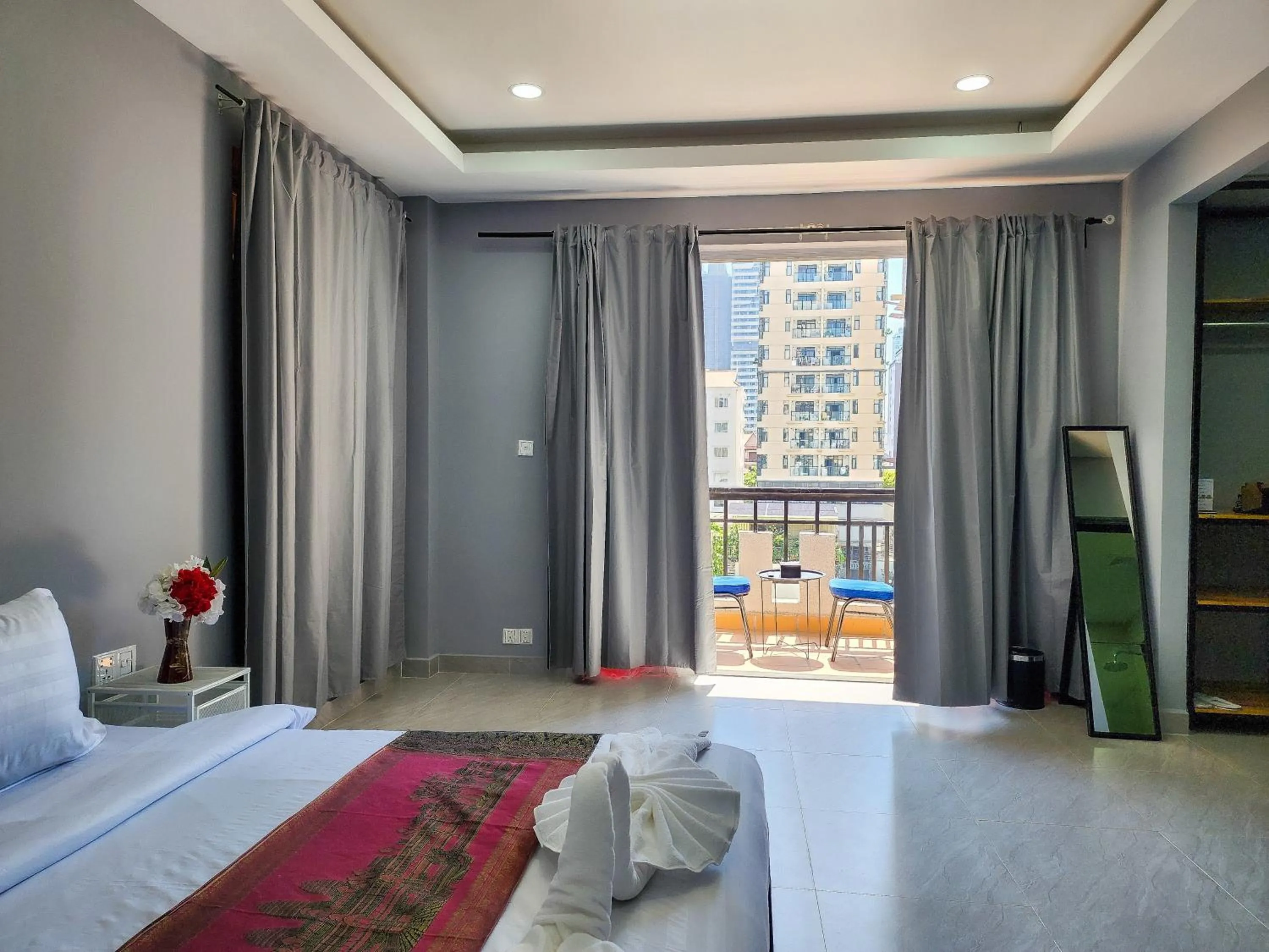 Seating area, Bed in BKK Concept Hotel