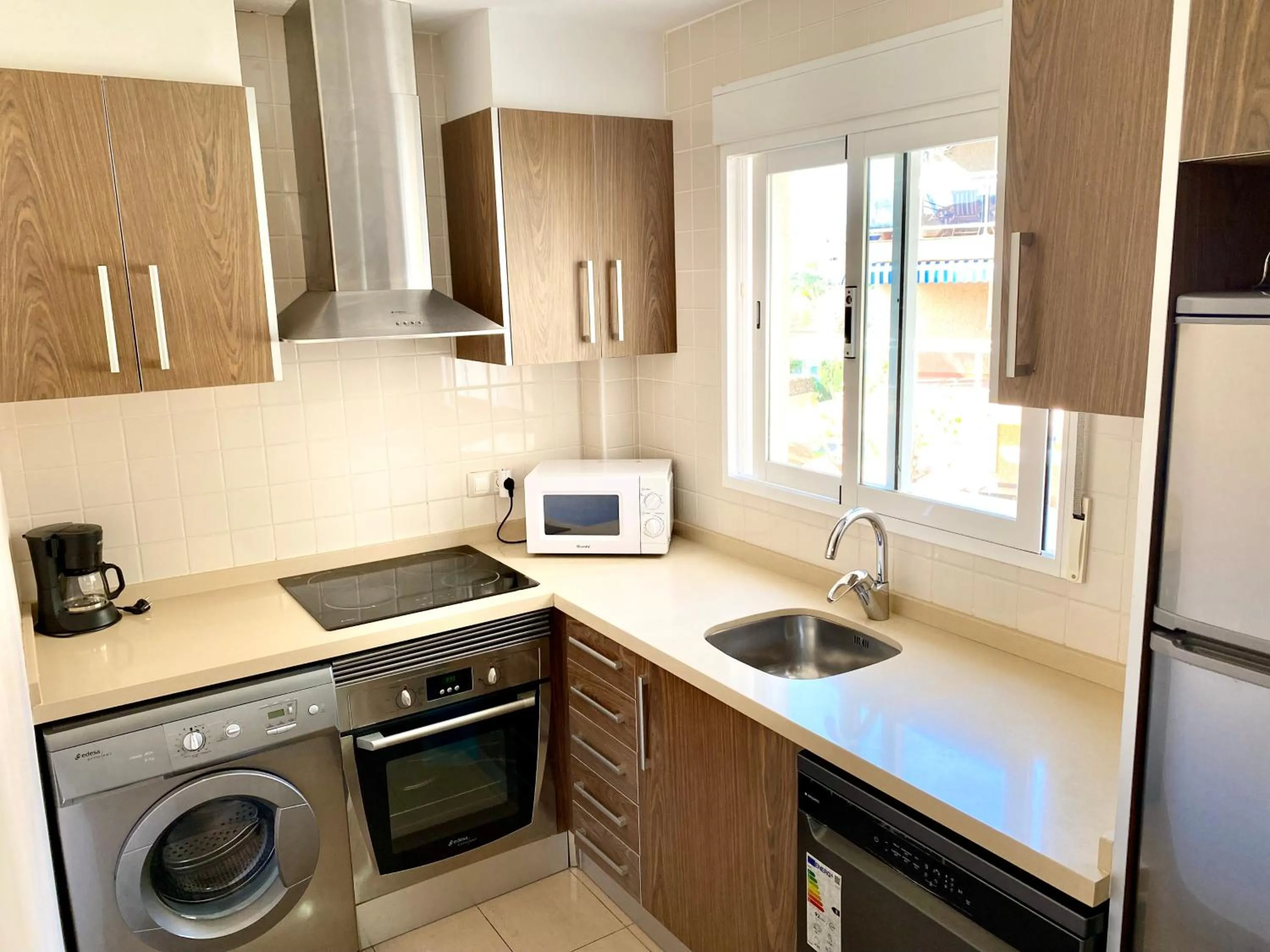 kitchen in Apartamentos Carlton VyB