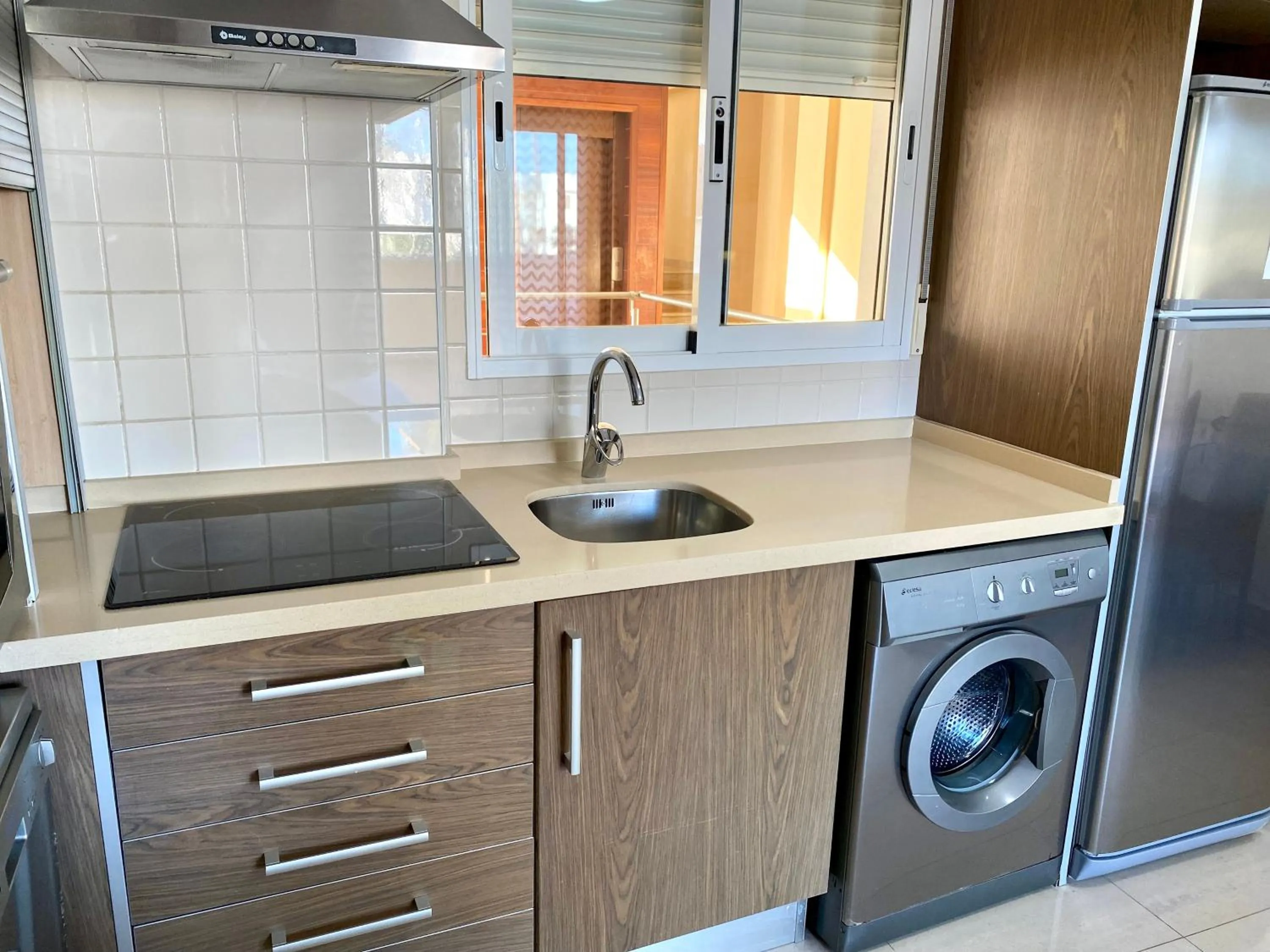 kitchen in Apartamentos Carlton VyB