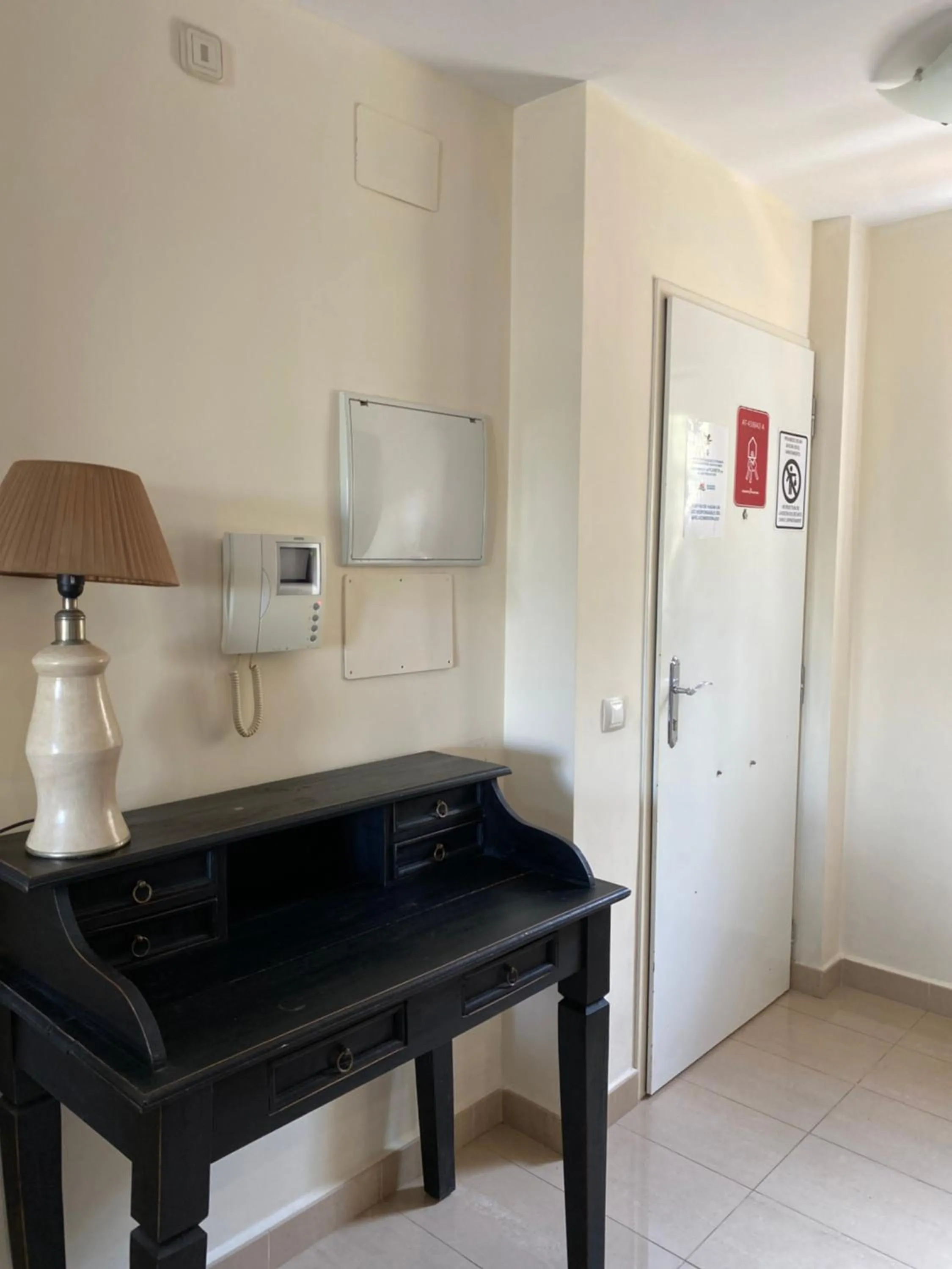 Facade/entrance in Apartamentos Carlton VyB