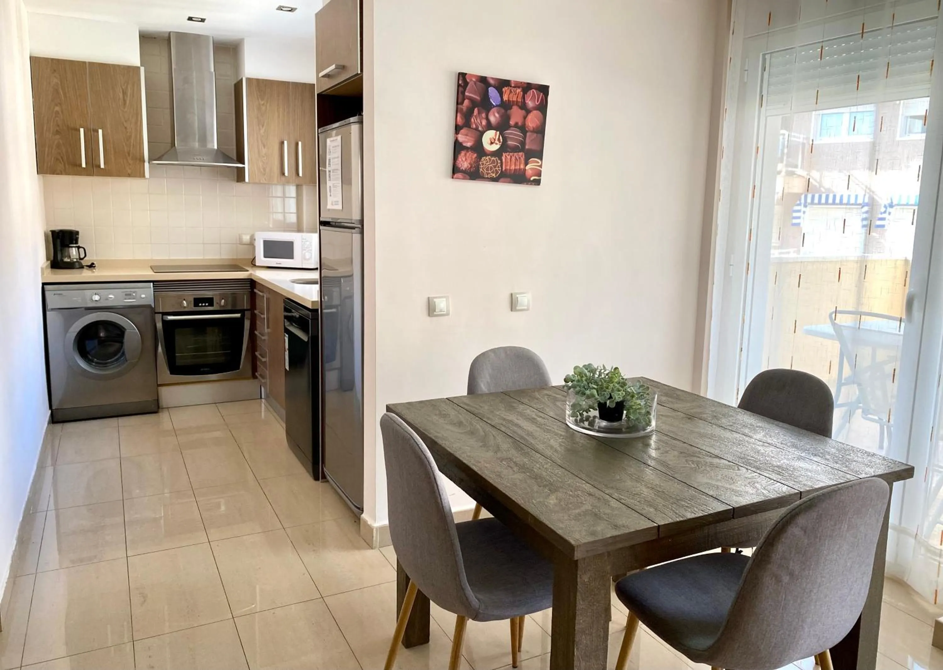 Dining area in Apartamentos Carlton VyB