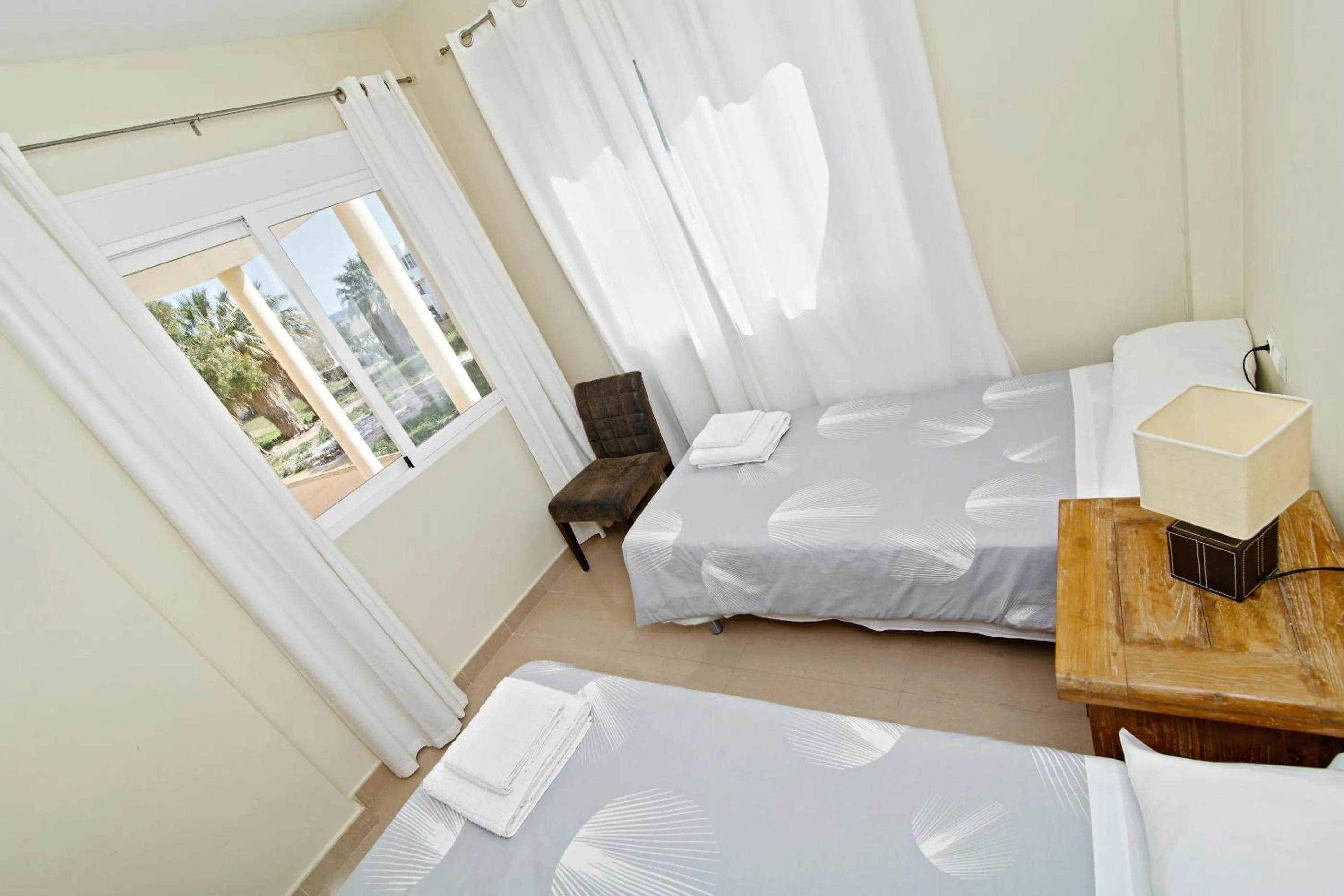 Decorative detail, Bed in Apartamentos Carlton VyB