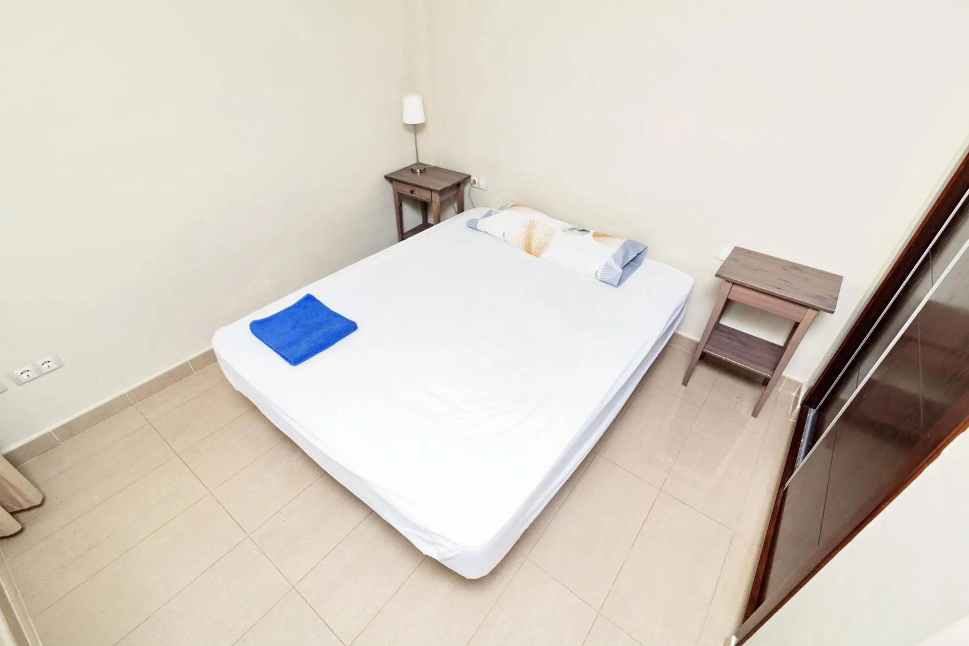 Bedroom, Bed in Apartamentos Carlton VyB