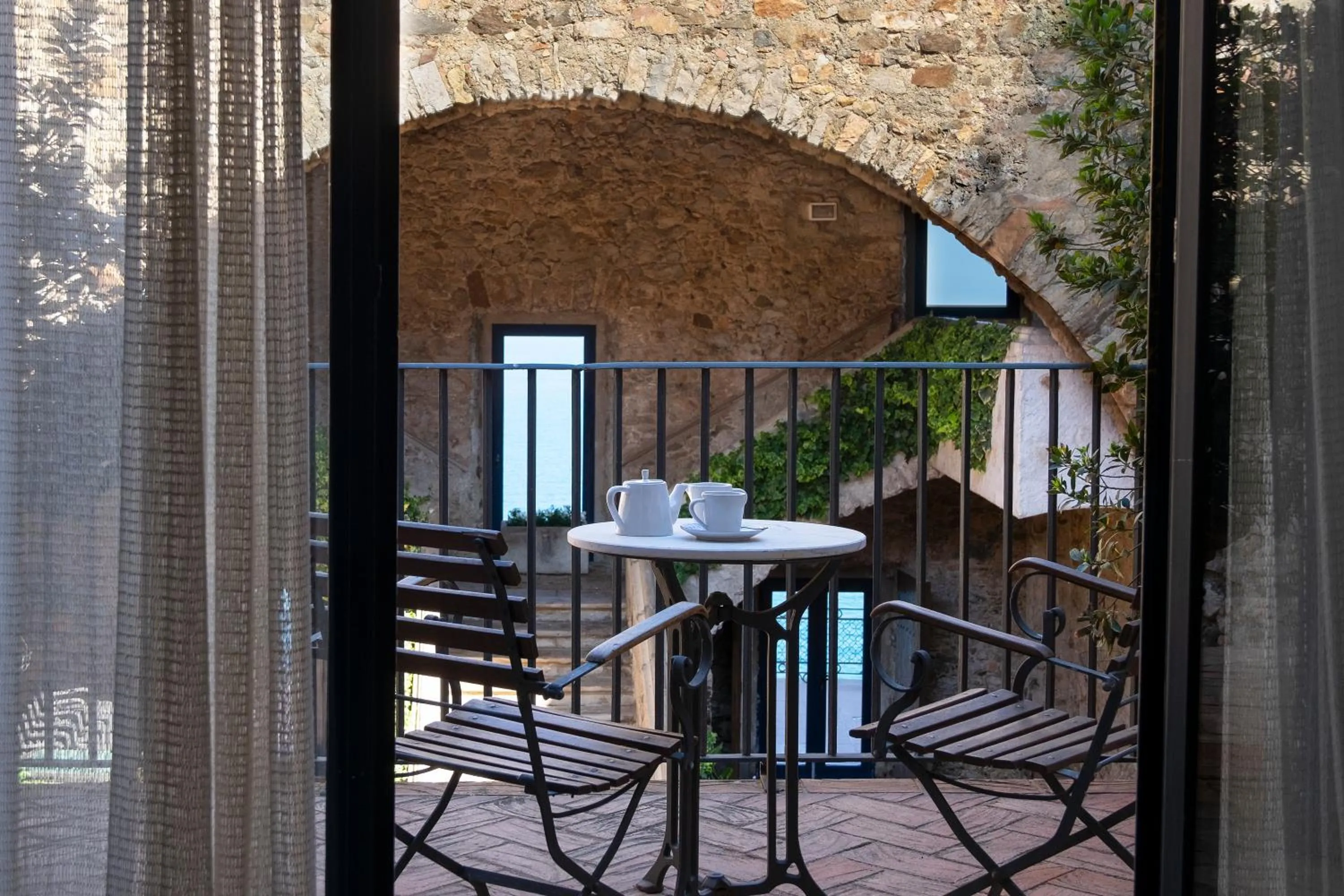 Patio in El Far Hotel Restaurant