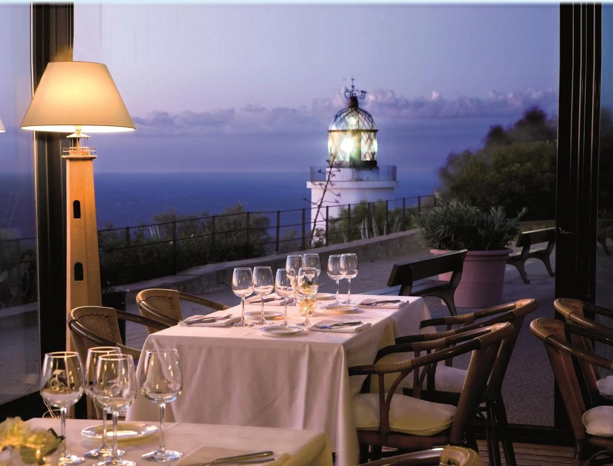 Restaurant/places to eat in El Far Hotel Restaurant