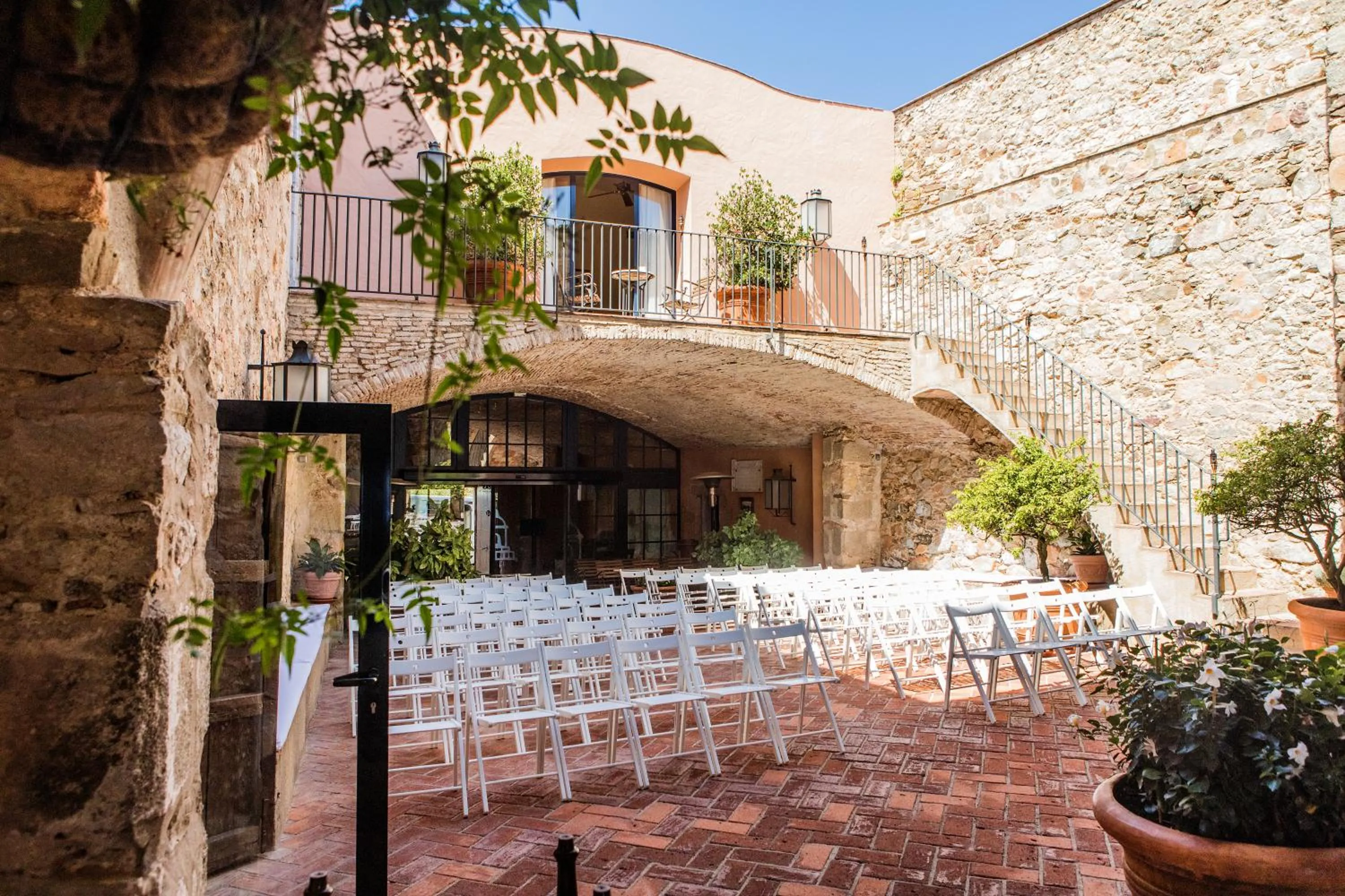 Patio in El Far Hotel Restaurant