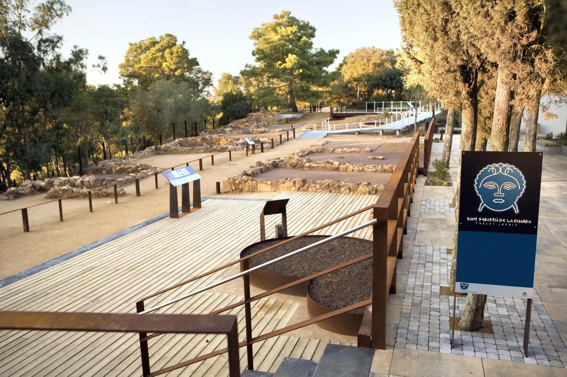 Nearby landmark in El Far Hotel Restaurant