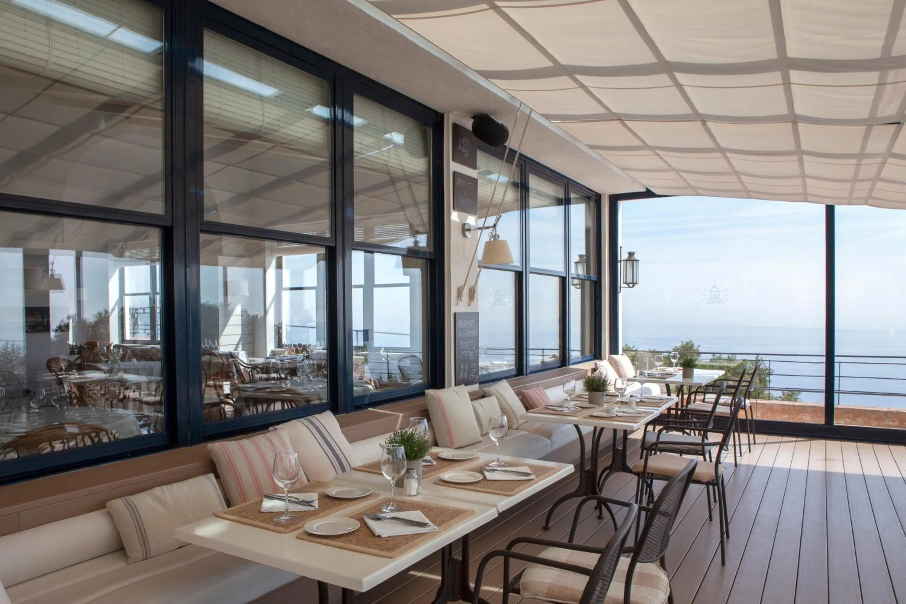 Restaurant/places to eat in El Far Hotel Restaurant