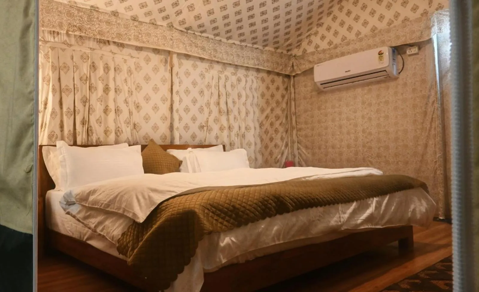 Bed in Bundeli Camps and Resorts, Panna