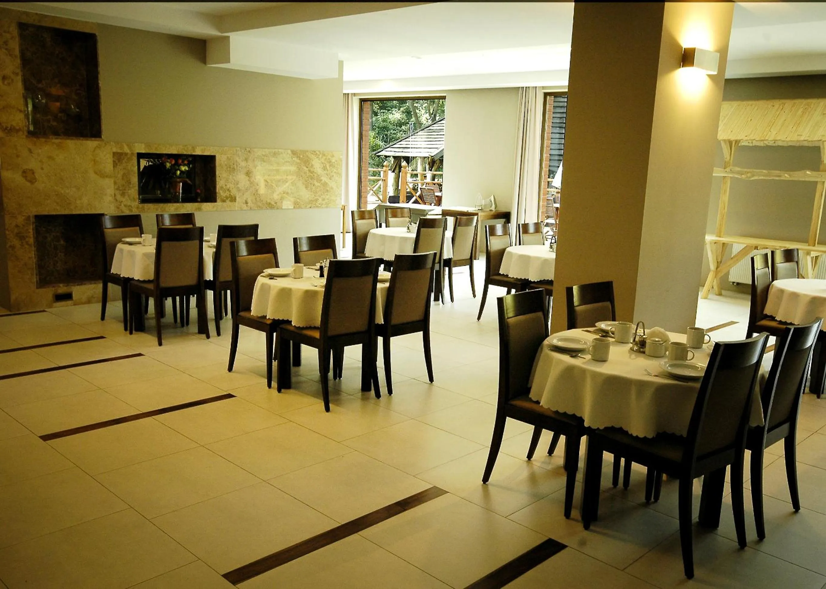 Restaurant/places to eat in Dom na Skale - Apartamenty w Bieszczadach nad Soliną