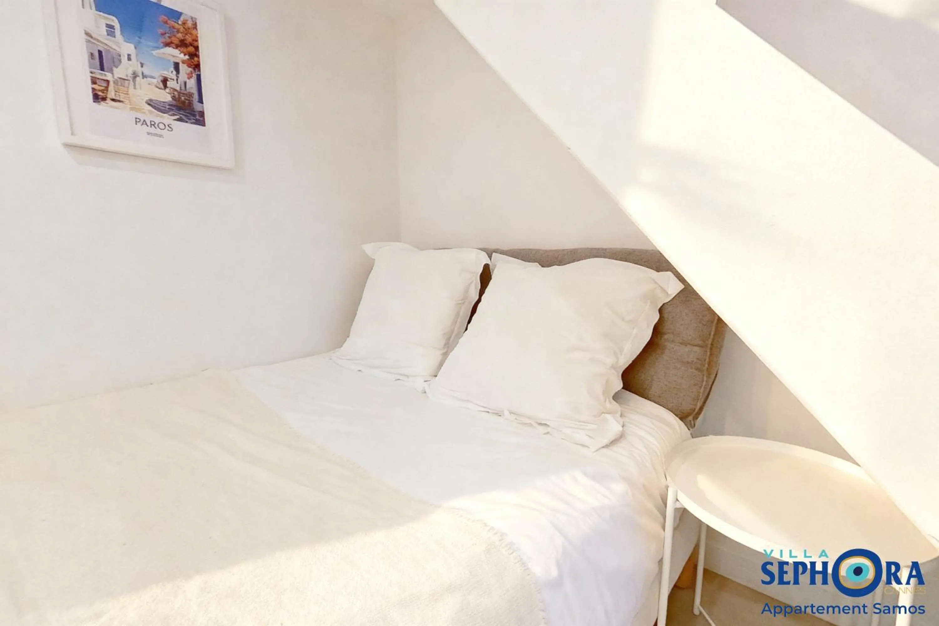 Bed in VILLA SEPHORA CANNES