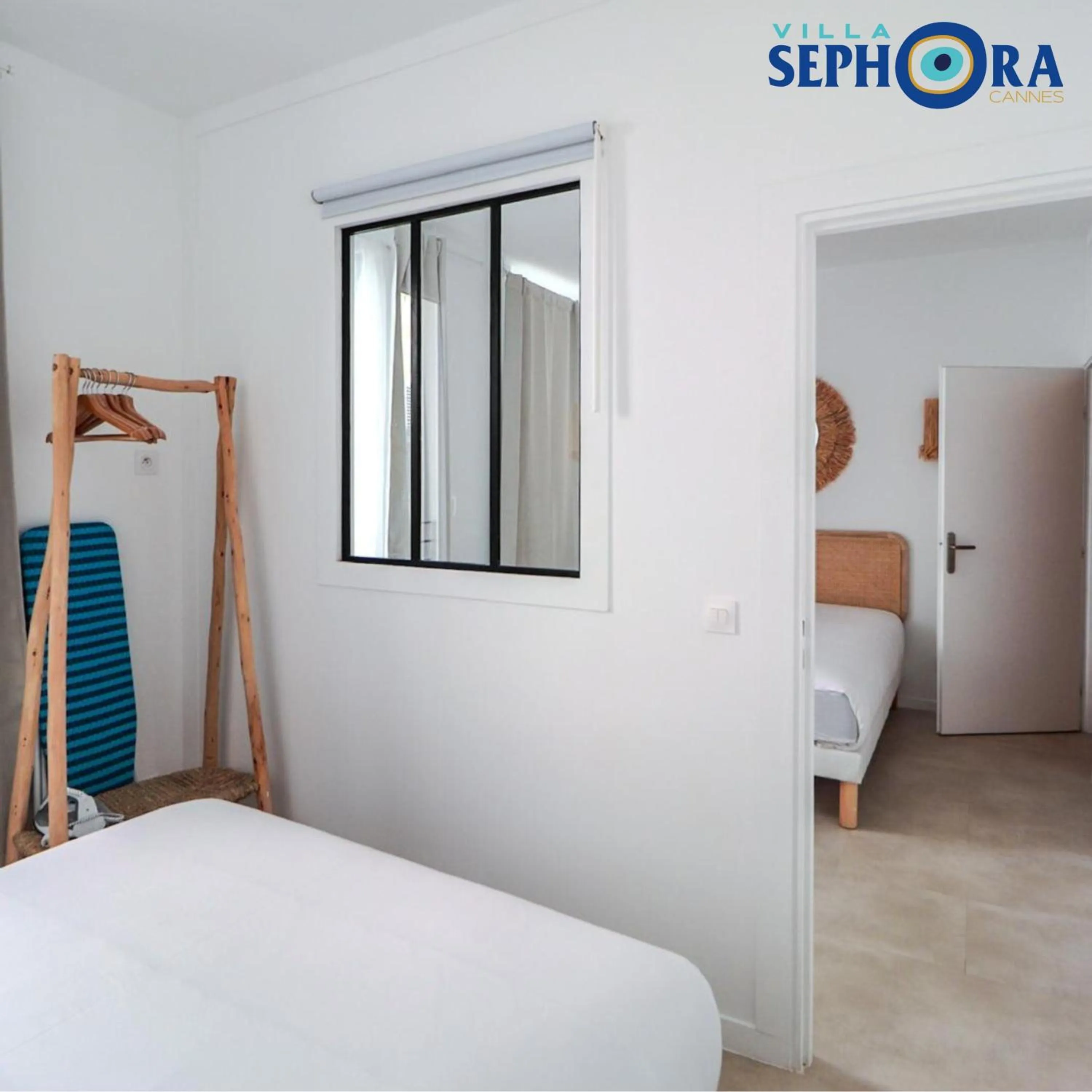 Bed in VILLA SEPHORA CANNES