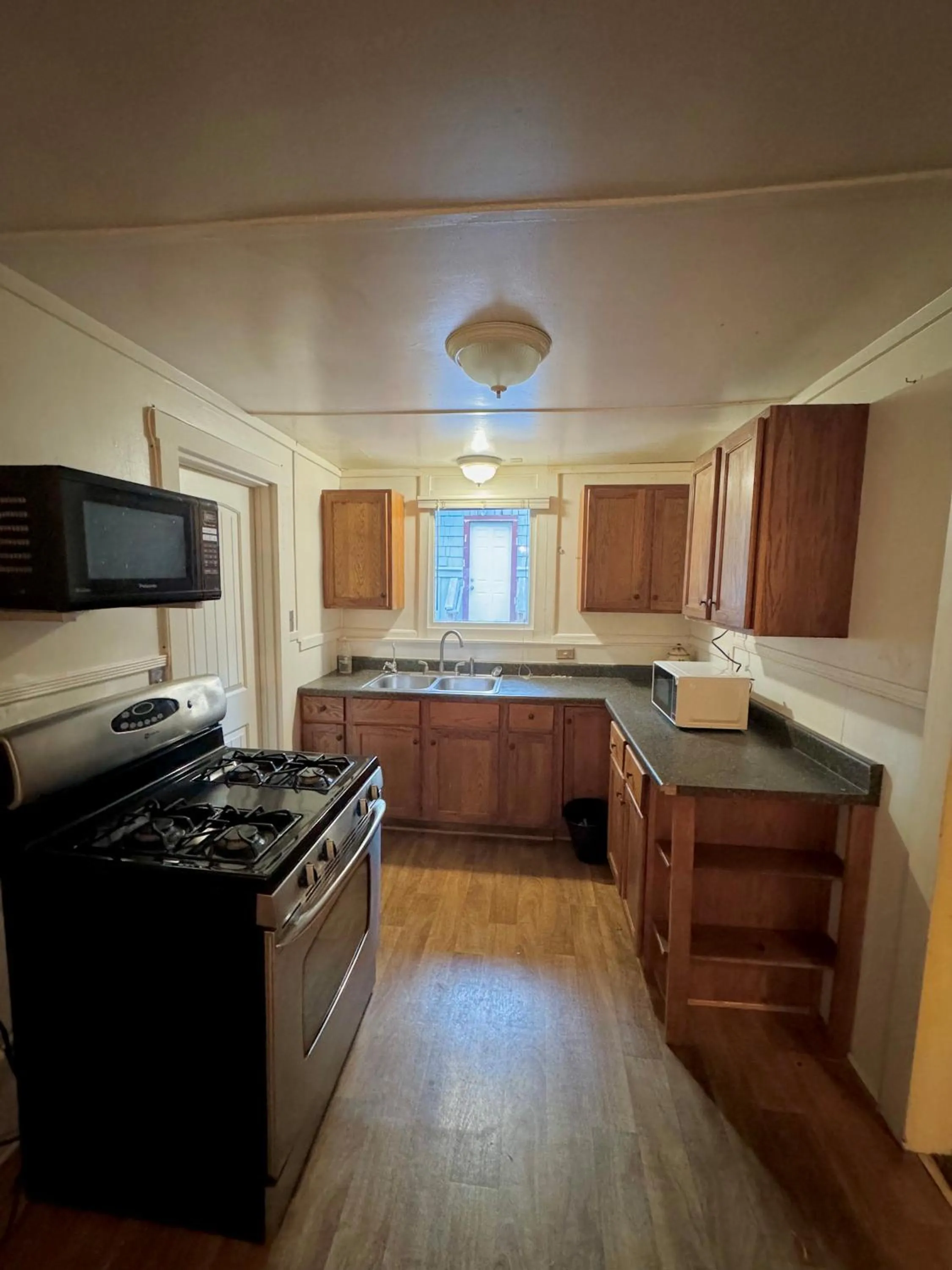 Kitchen or kitchenette in Crest Lodge Historic Mountain Inn