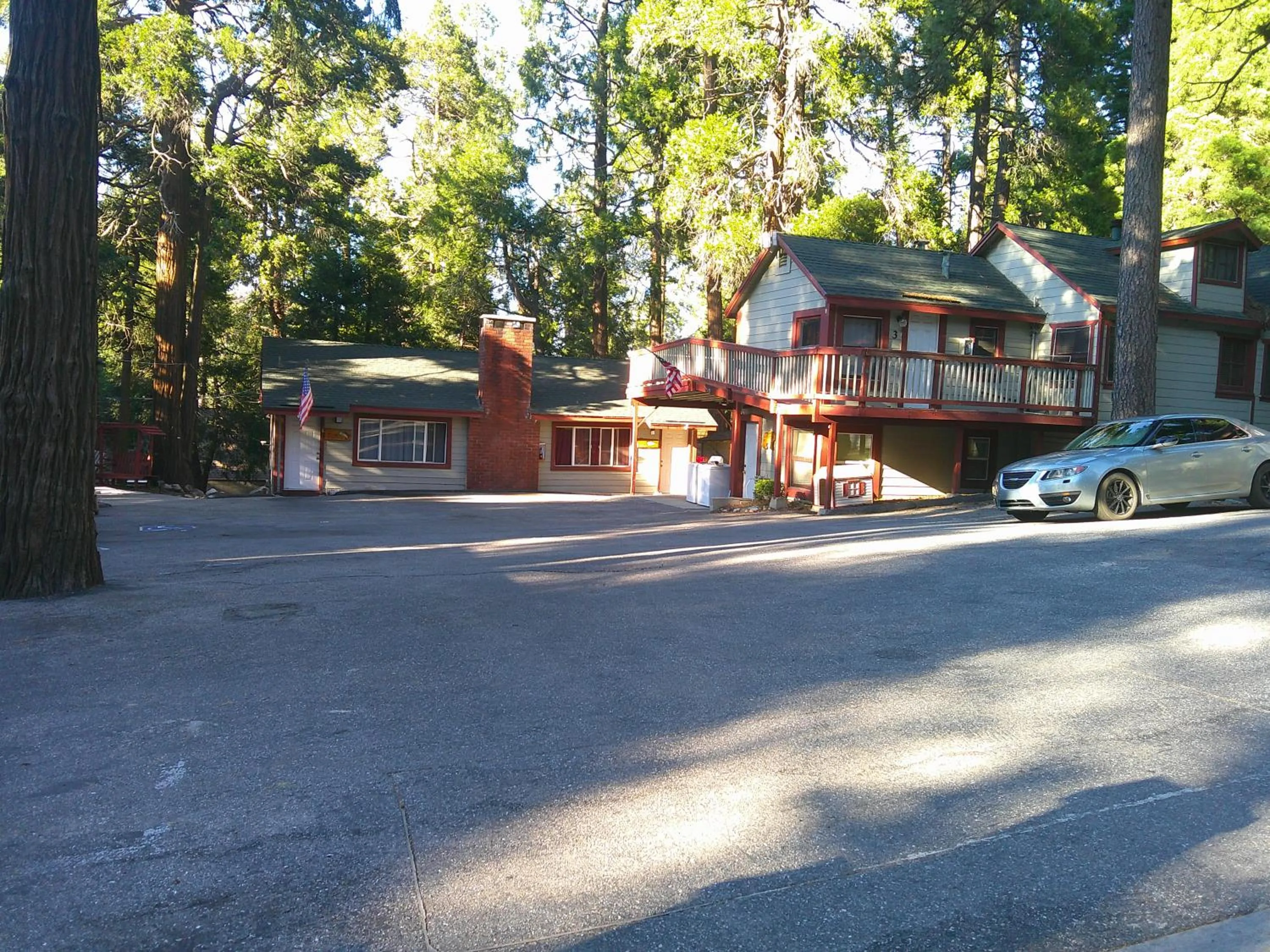 Crest Lodge Historic Mountain Inn