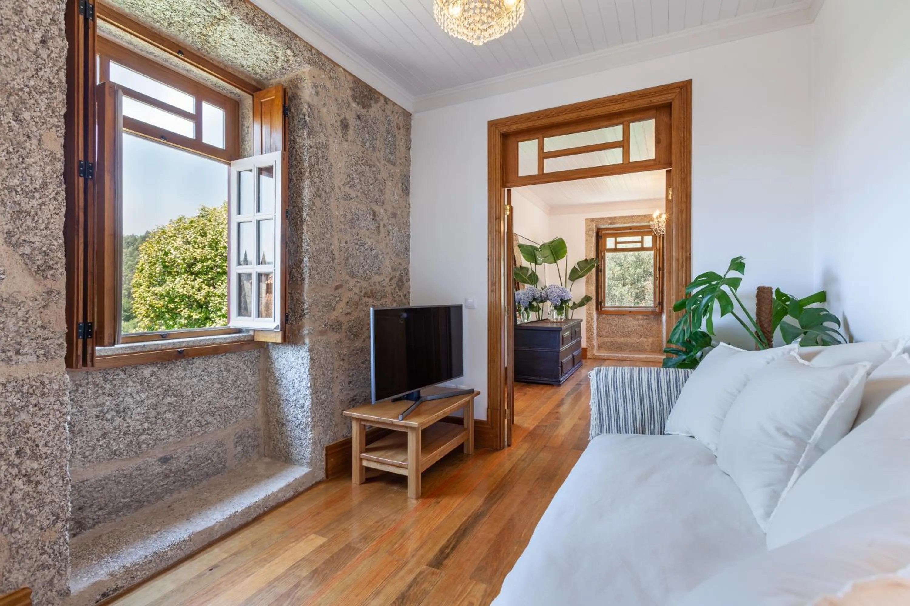 TV and multimedia in Casa do Eido - sustainable living & nature experiences Gerês