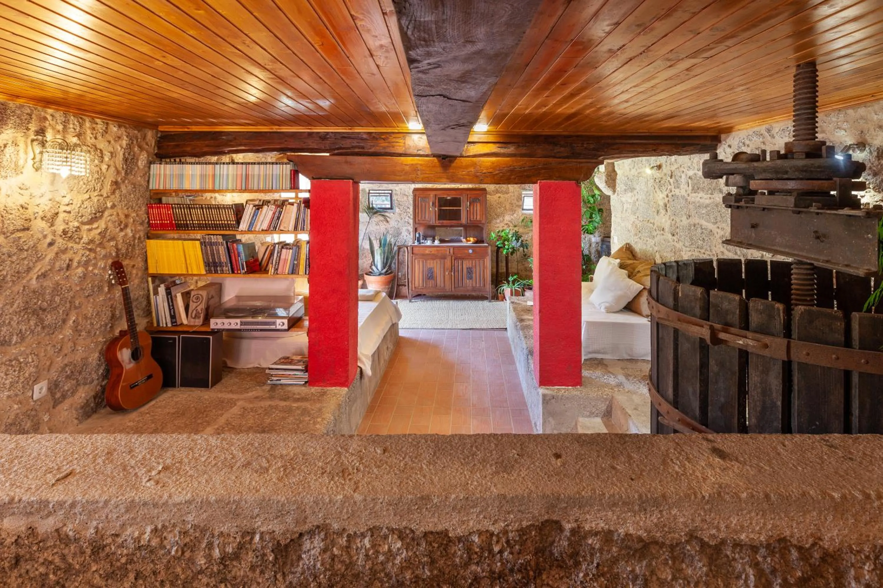 Library in Casa do Eido - sustainable living & nature experiences Gerês