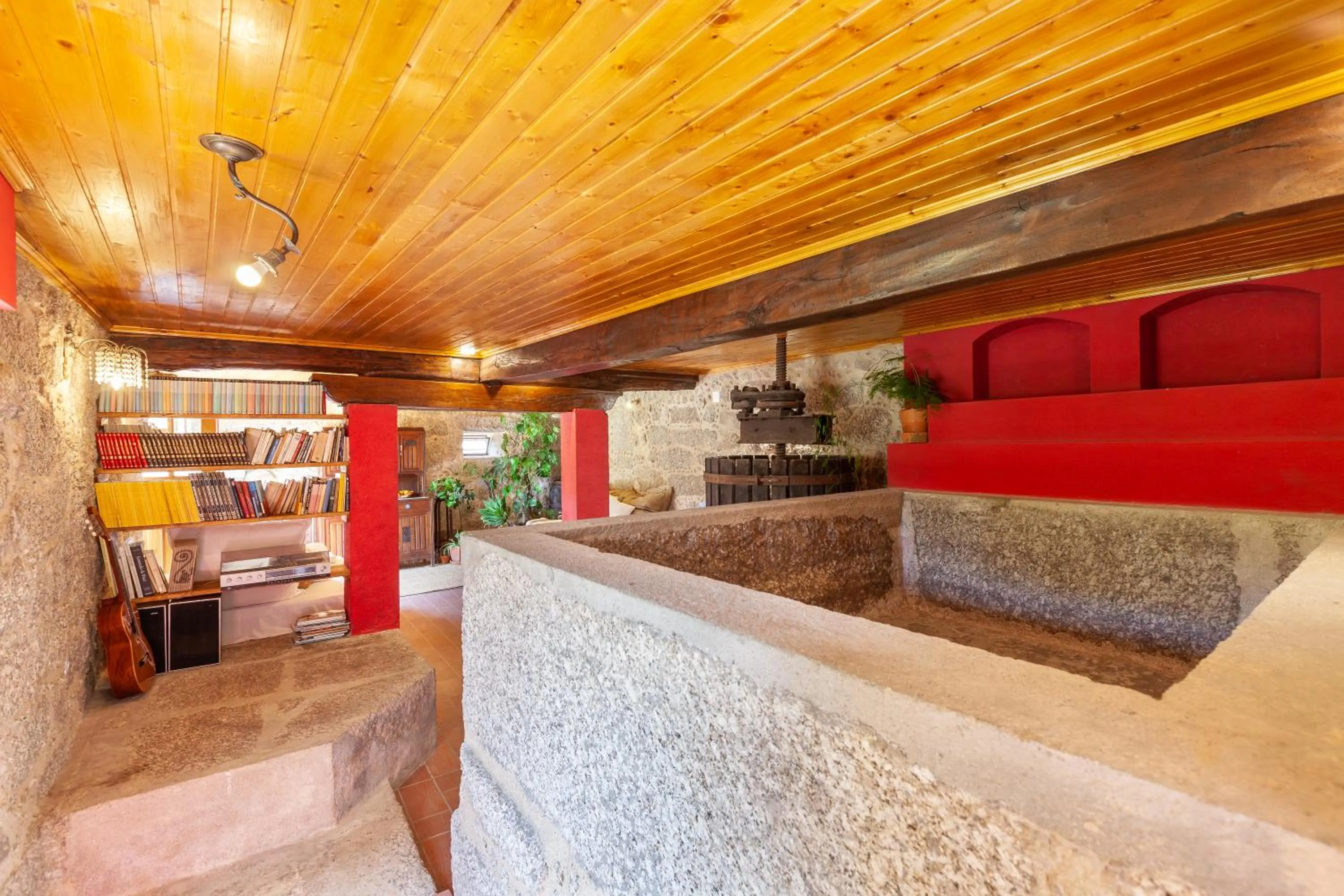 Library in Casa do Eido - sustainable living & nature experiences Gerês