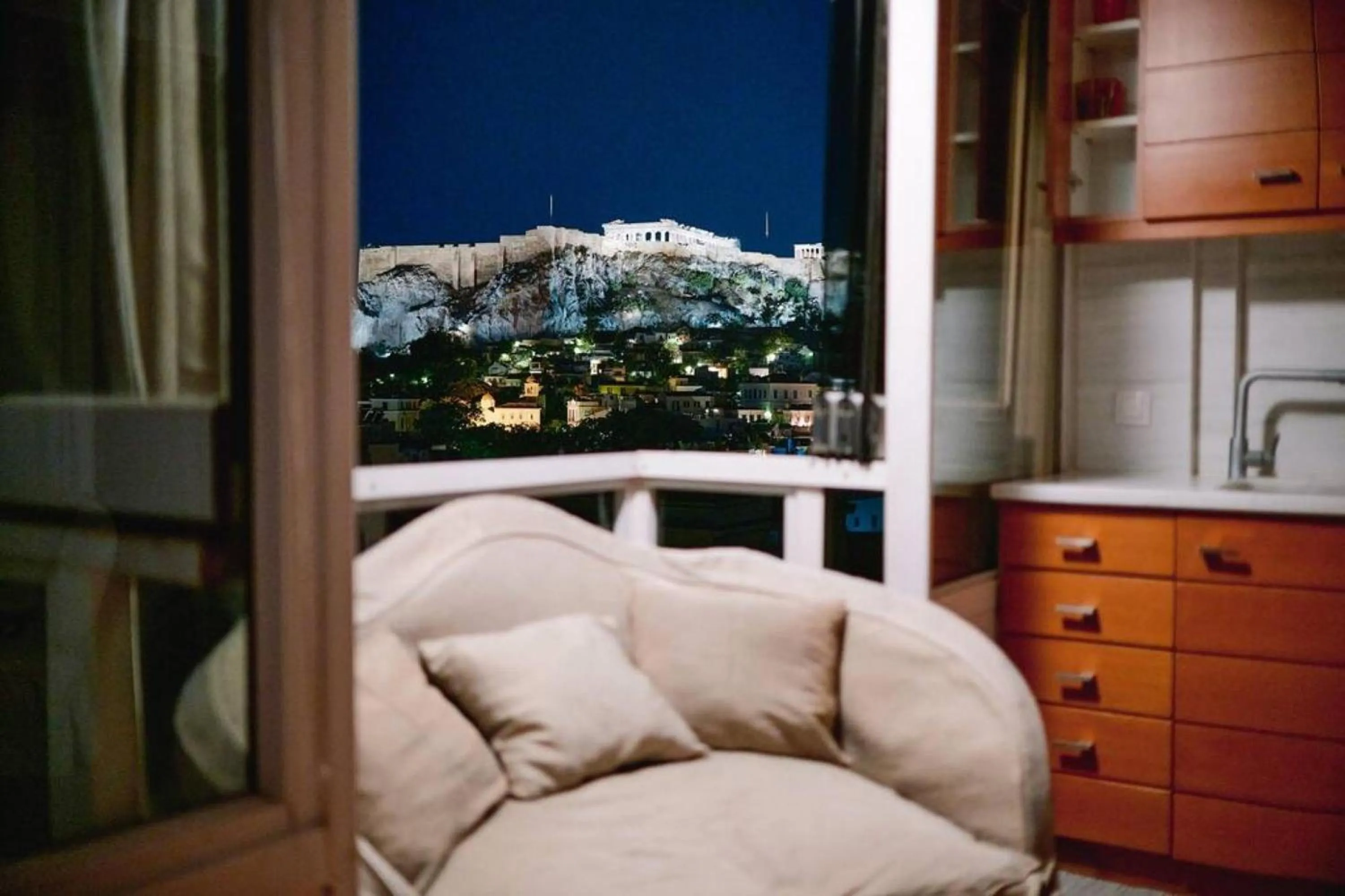 360 view in roof top appartment with patio