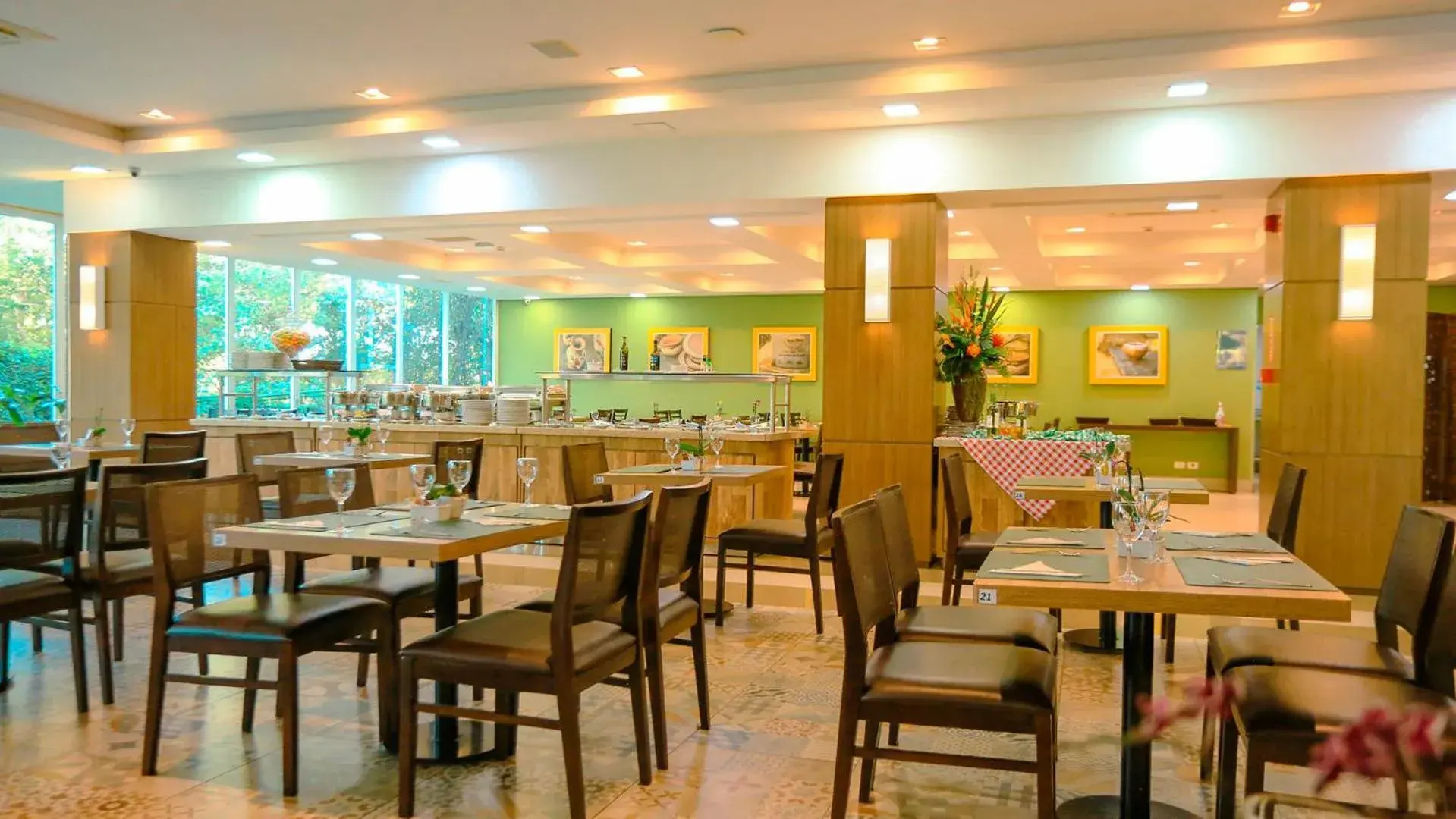 Restaurant/places to eat in Interludium Iguassu Convention Hotel Restaurant/places to eat in Interludium Iguassu Convention Hotel