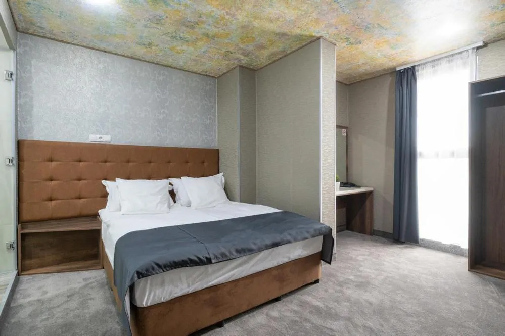 Bed in Hotel Boutique 5 - Free parking - Free breakfast - Free internet - EVSE