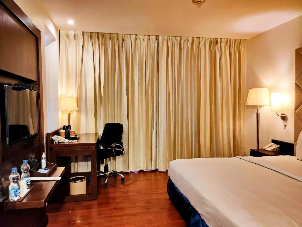Bedroom, Bed in Country Inn & Suites by Radisson, Bhiwadi Bedroom, Bed in Country Inn & Suites by Radisson, Bhiwadi