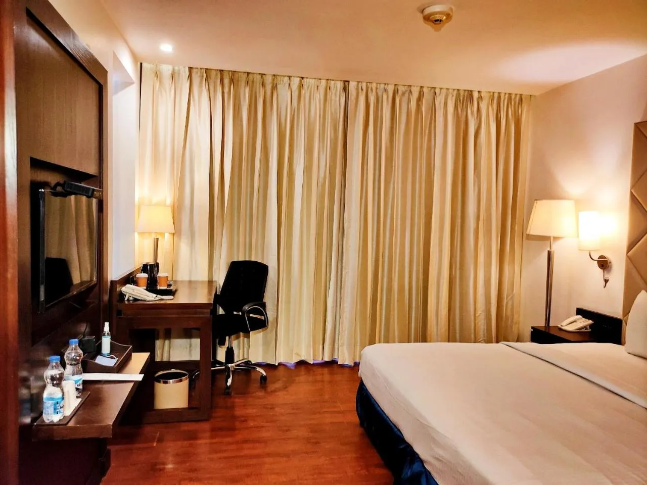 Bedroom, Bed in Country Inn & Suites by Radisson, Bhiwadi