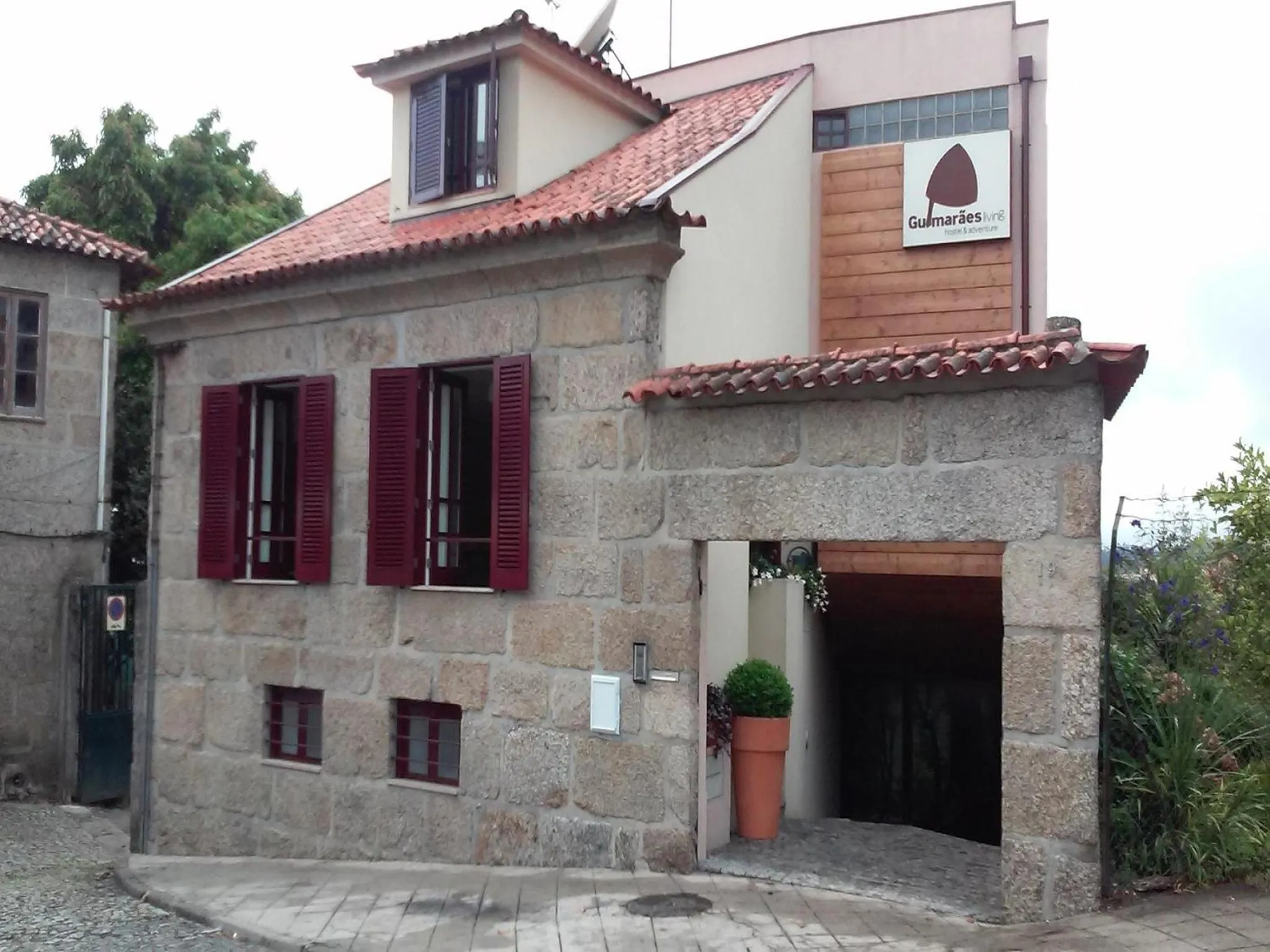 Facade/entrance in GuimaraesLiving - Hostel & Adventure