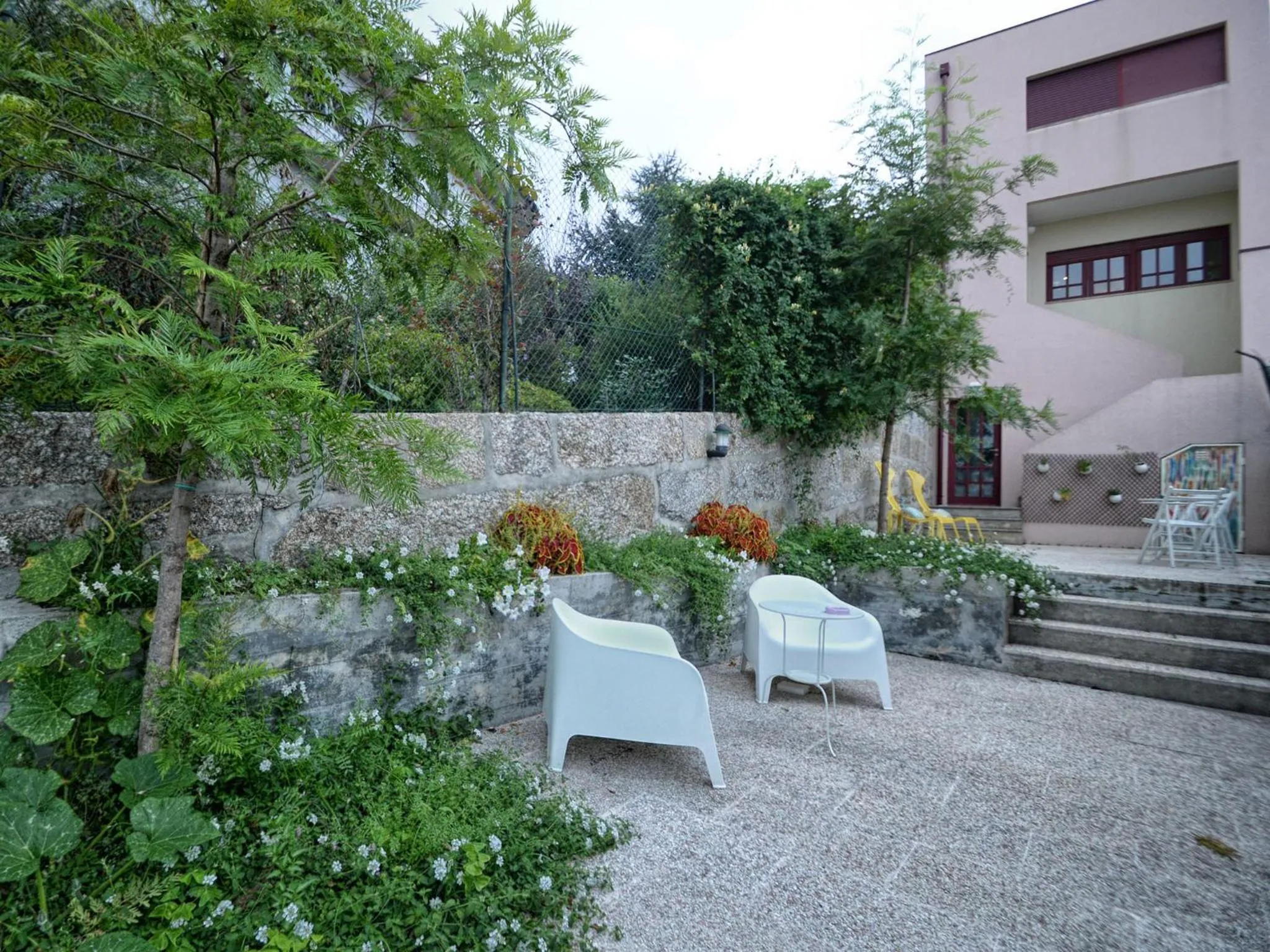 Patio in GuimaraesLiving - Hostel & Adventure