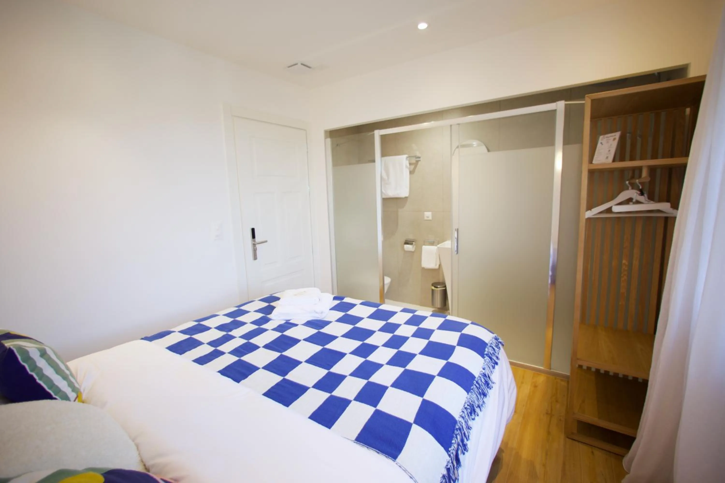 Photo of the whole room, Bed in Rhodania Boutique Hôtel