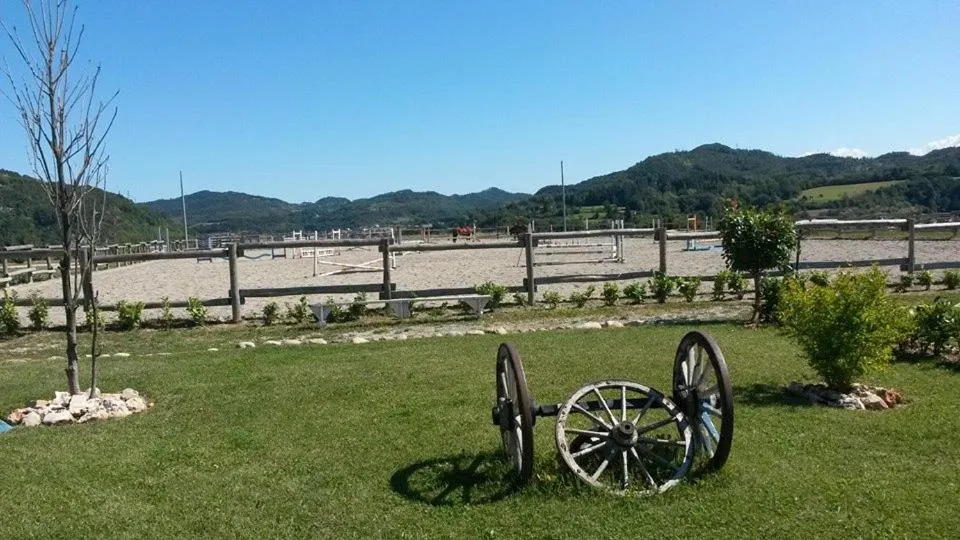 Horse-riding in Relais Black Horse