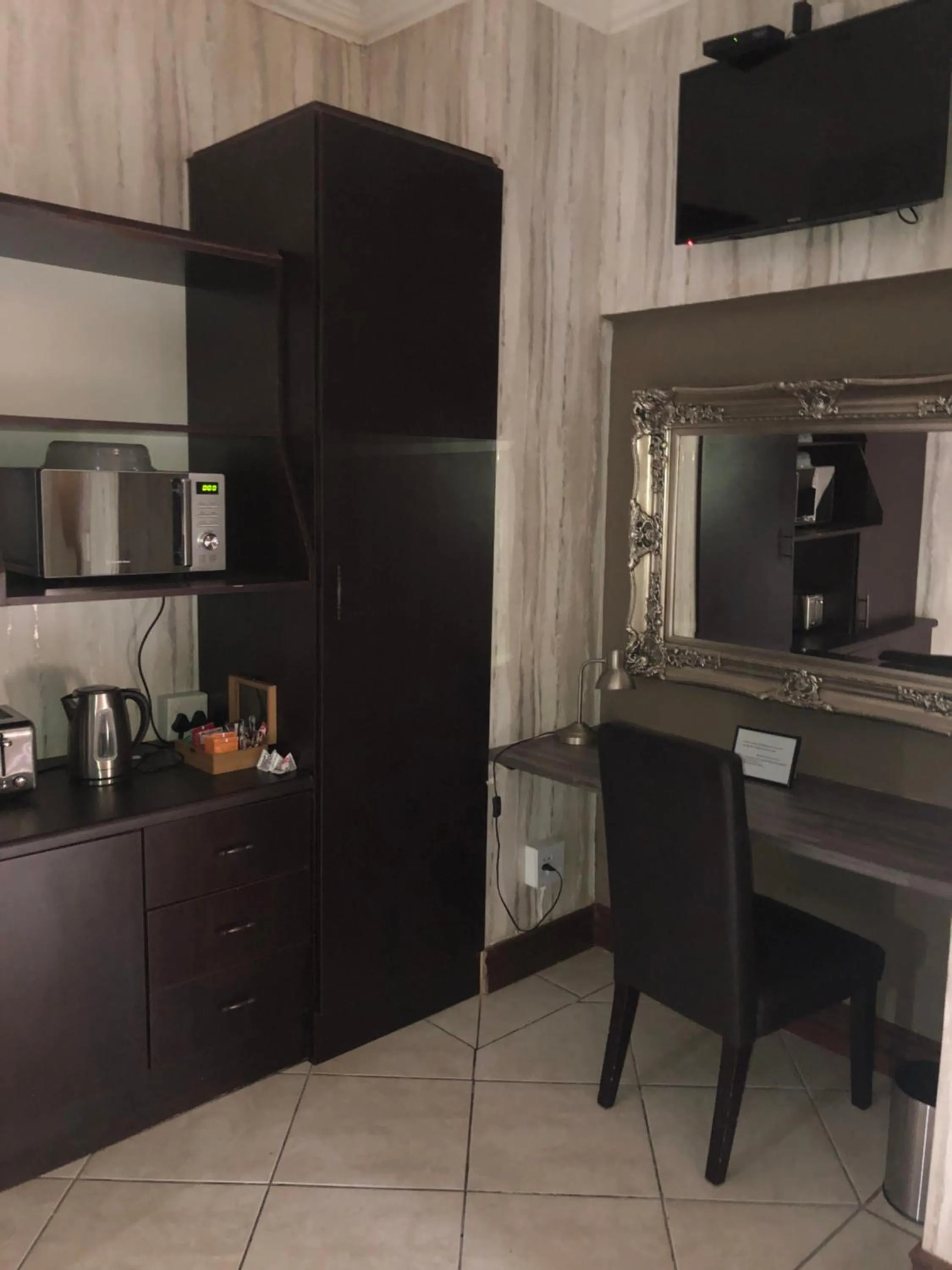 Kitchen or kitchenette in Casa Flora Guesthouse