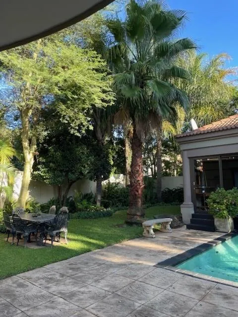 Garden view in Casa Flora Guesthouse