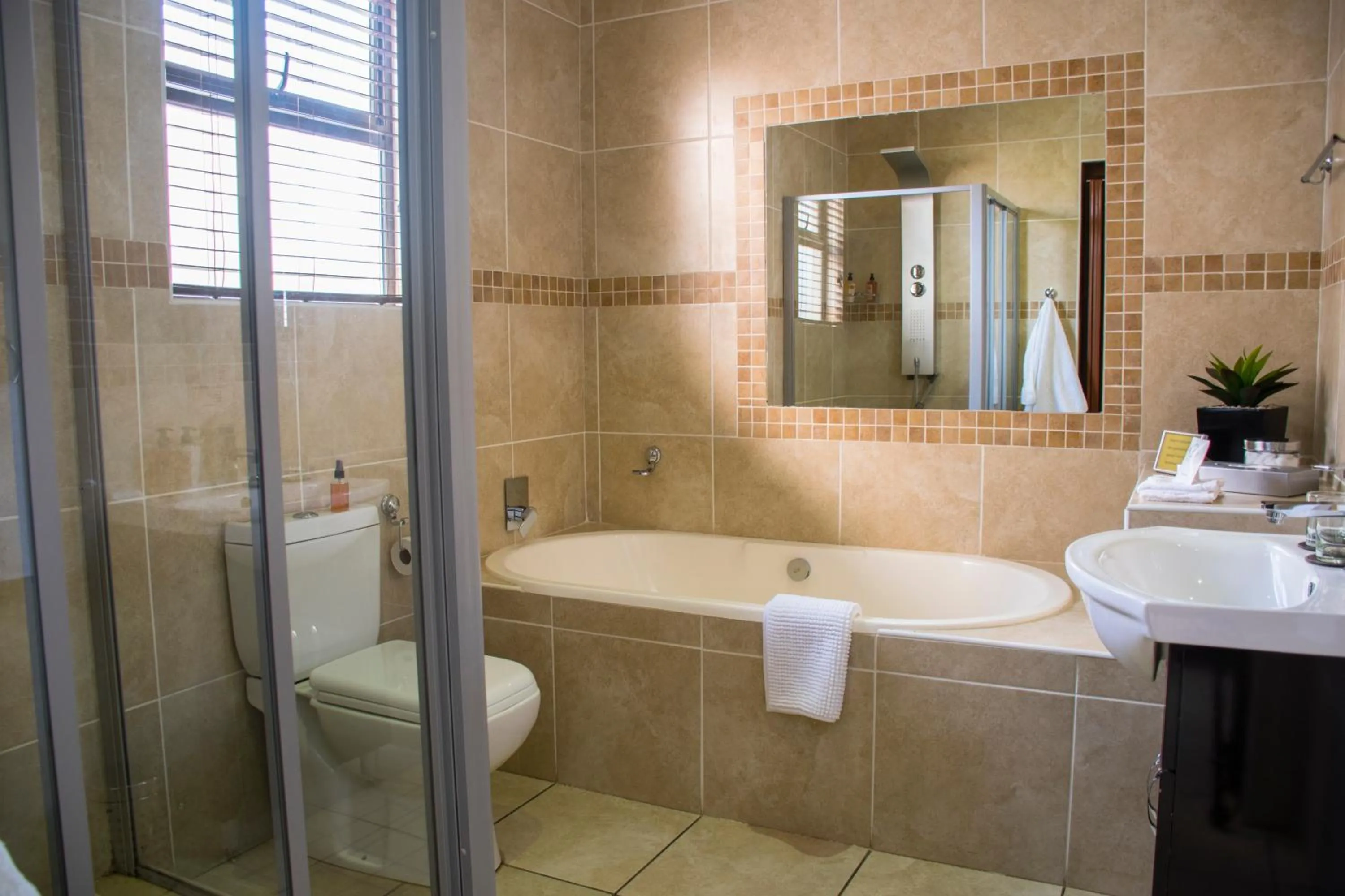 Bathroom in Casa Flora Guesthouse