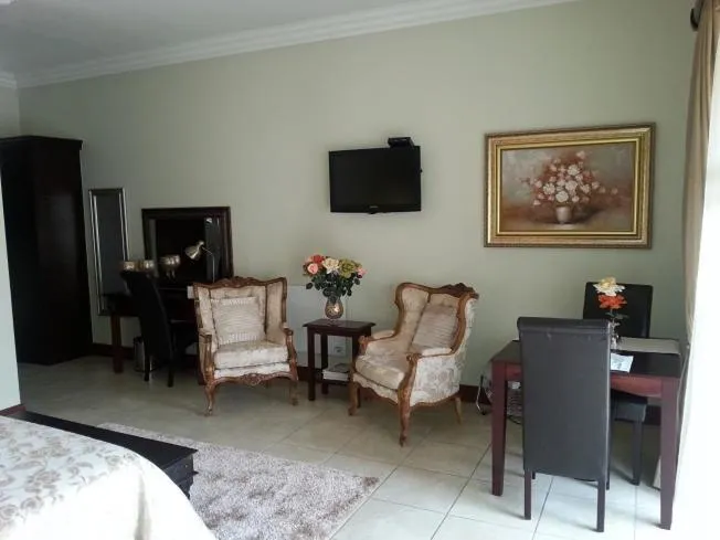 Dining area in Casa Flora Guesthouse