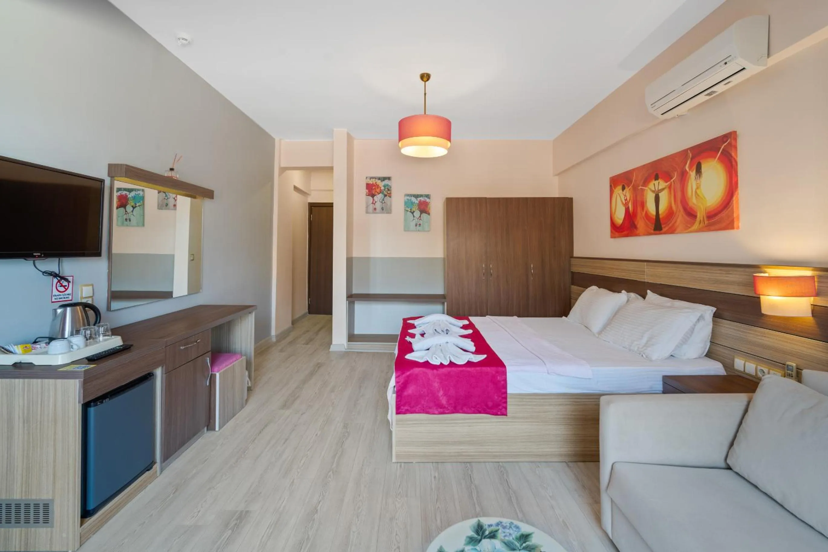 Bed in Eden Pyara Hotel Turunc