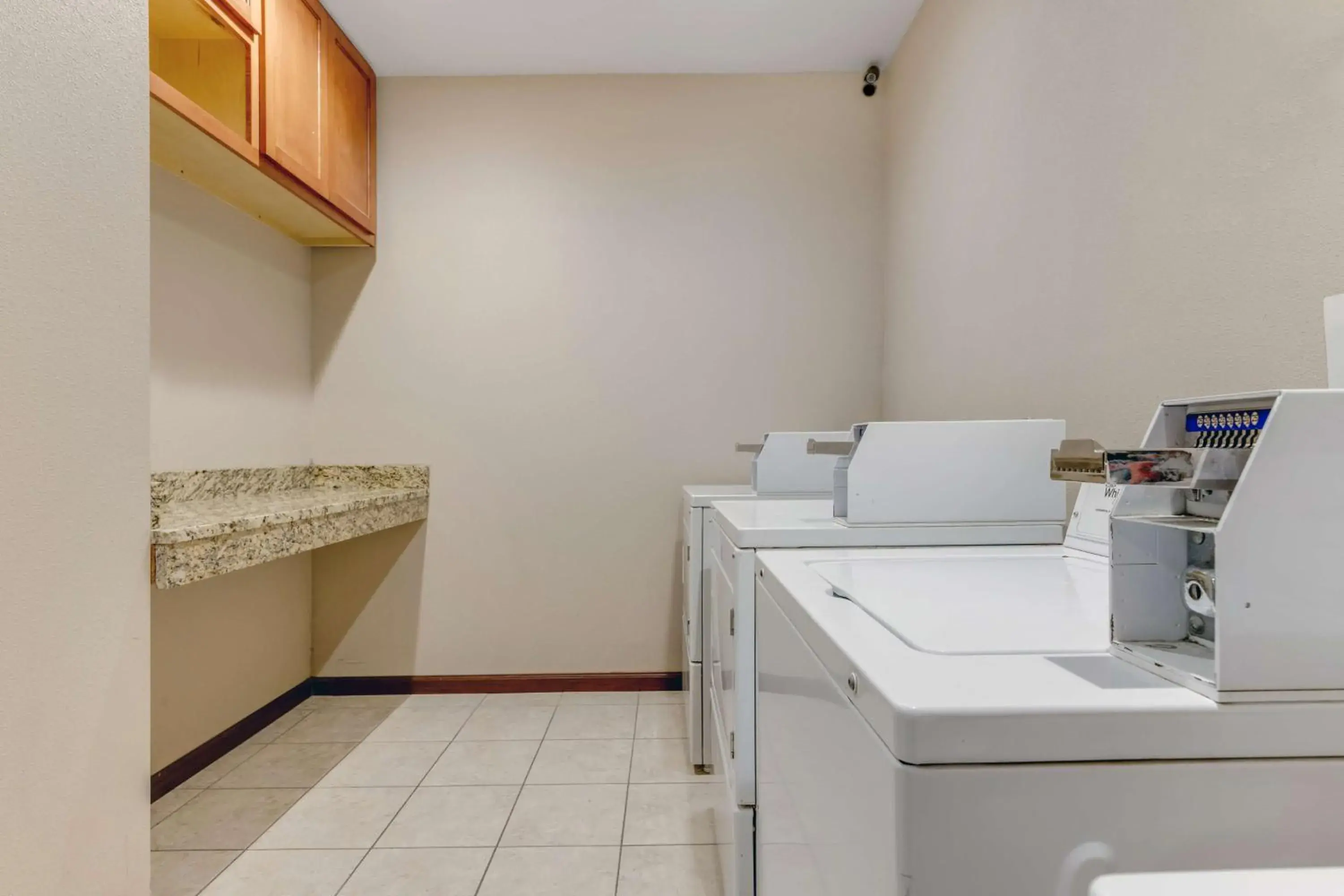 Property building in SureStay Plus Hotel by Best Western Owasso Tulsa North Property building in SureStay Plus Hotel by Best Western Owasso Tulsa North