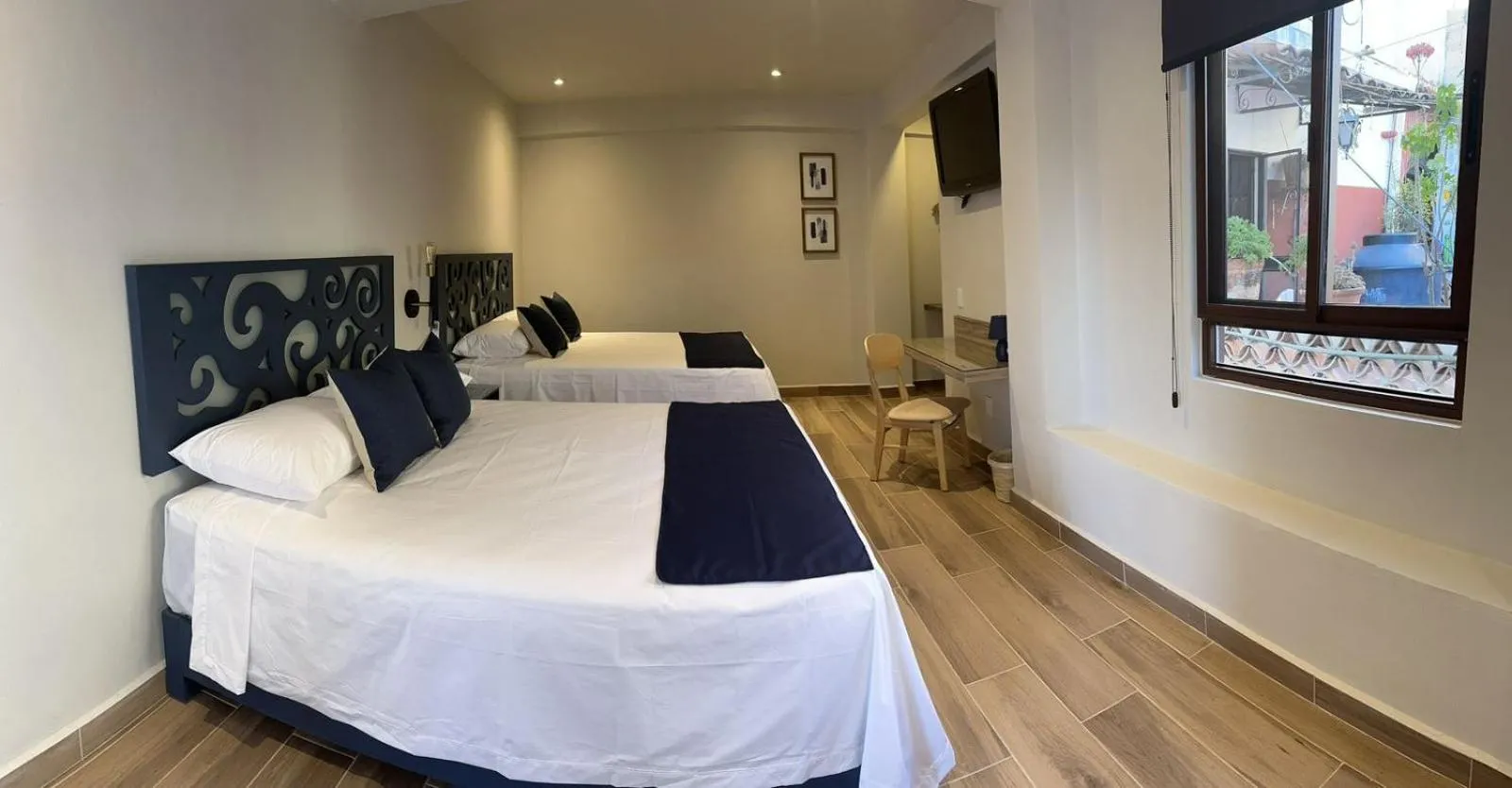 Superior Double Room with Two Double Beds in Centrico House