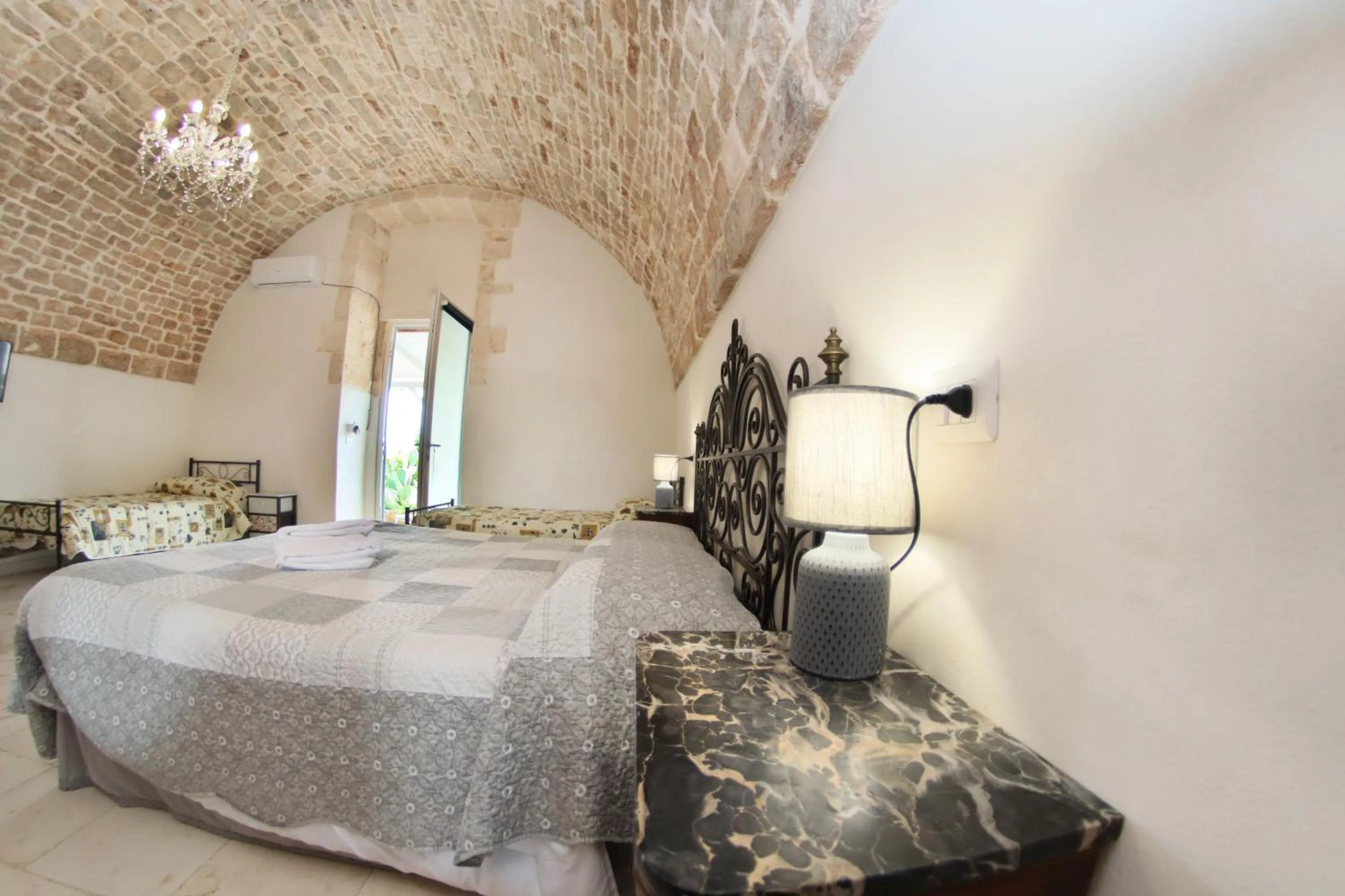 Bed in Agriturismo Masseria Alberotanza