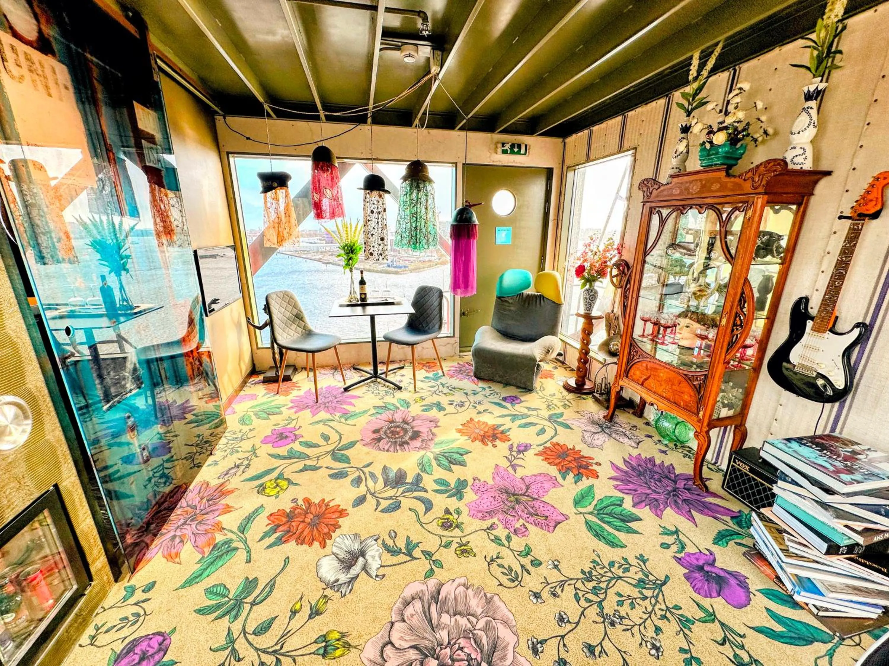 Bed in Crane Hotel Faralda