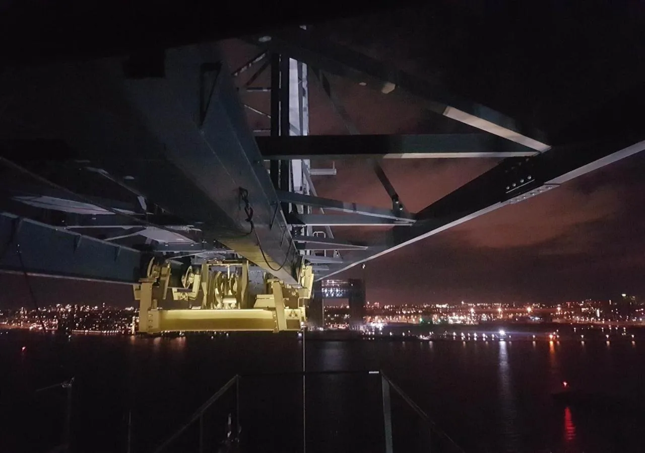 Night in Crane Hotel Faralda