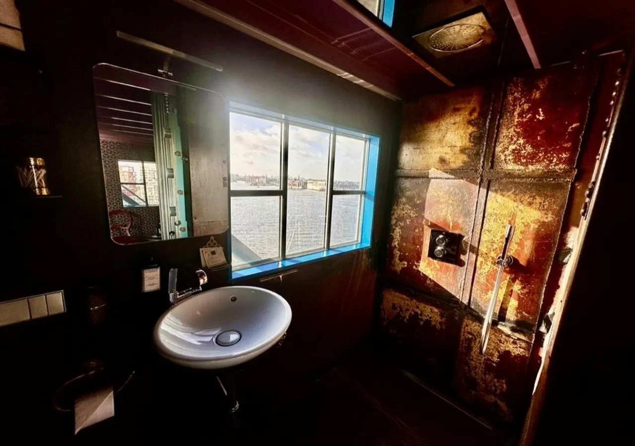 Bathroom in Crane Hotel Faralda