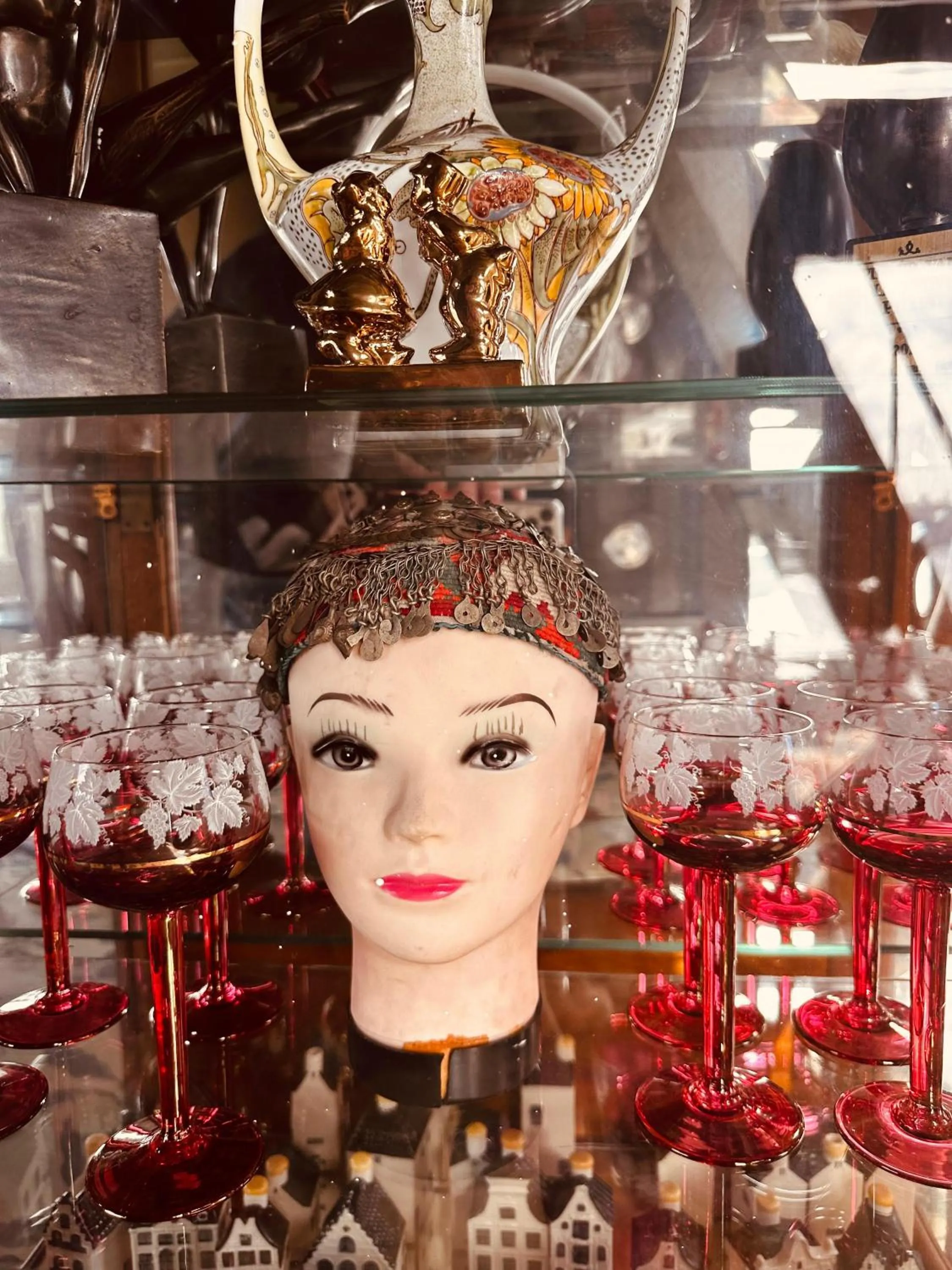 Decorative detail in Crane Hotel Faralda