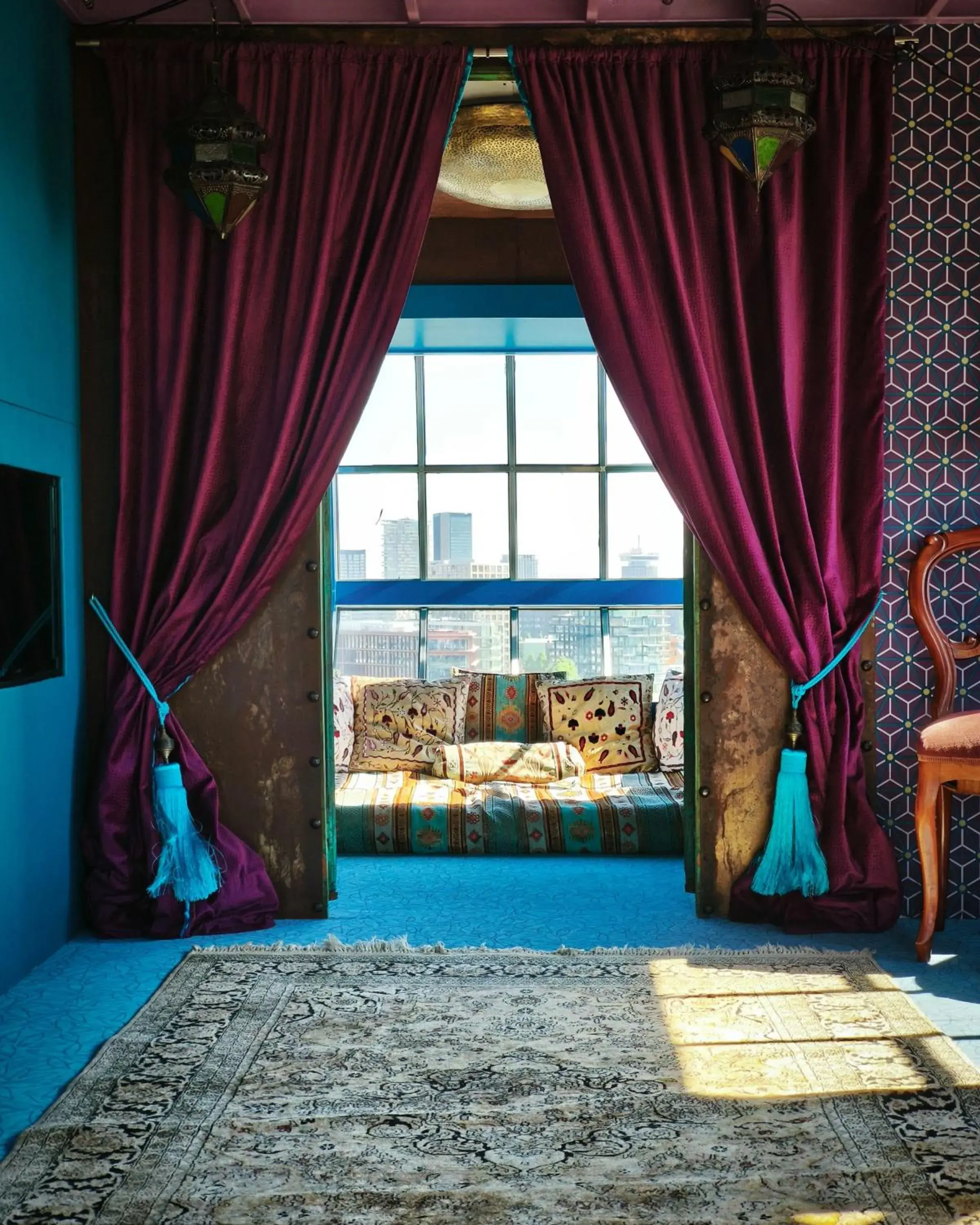 Living room, Bed in Crane Hotel Faralda Living room, Bed in Crane Hotel Faralda