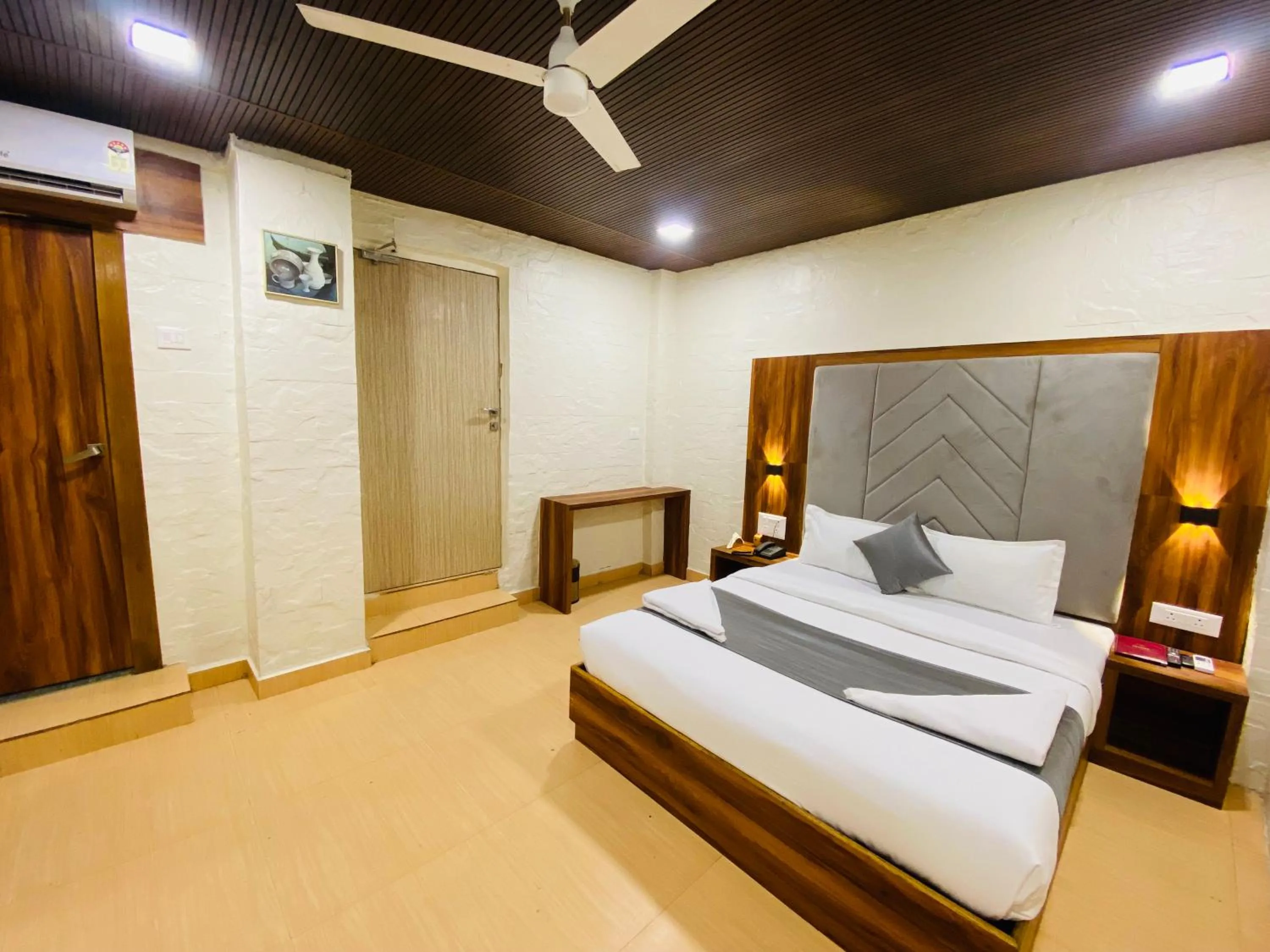 Bedroom, Bed in Hotel Aksa Palace