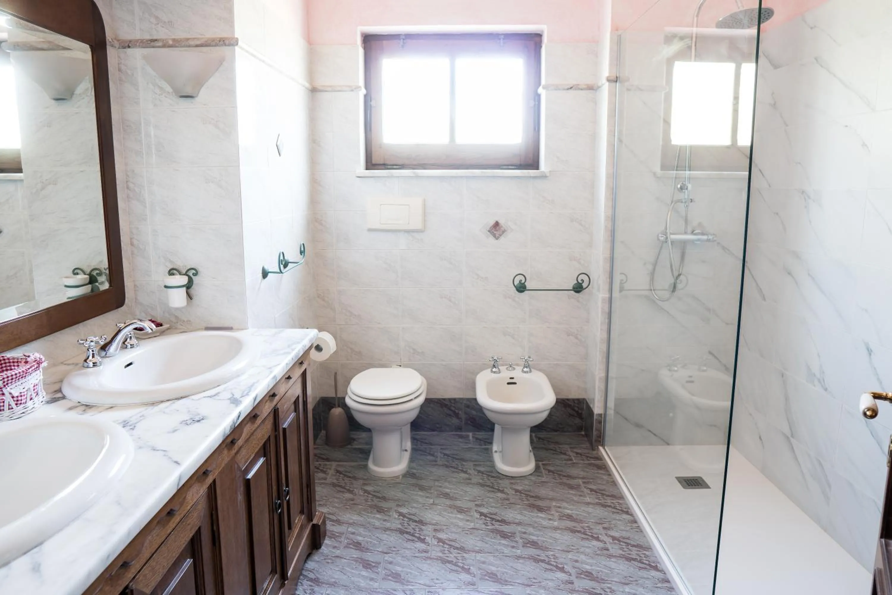 Shower in Casa Asfodeli - Villetta in campagna con piscina