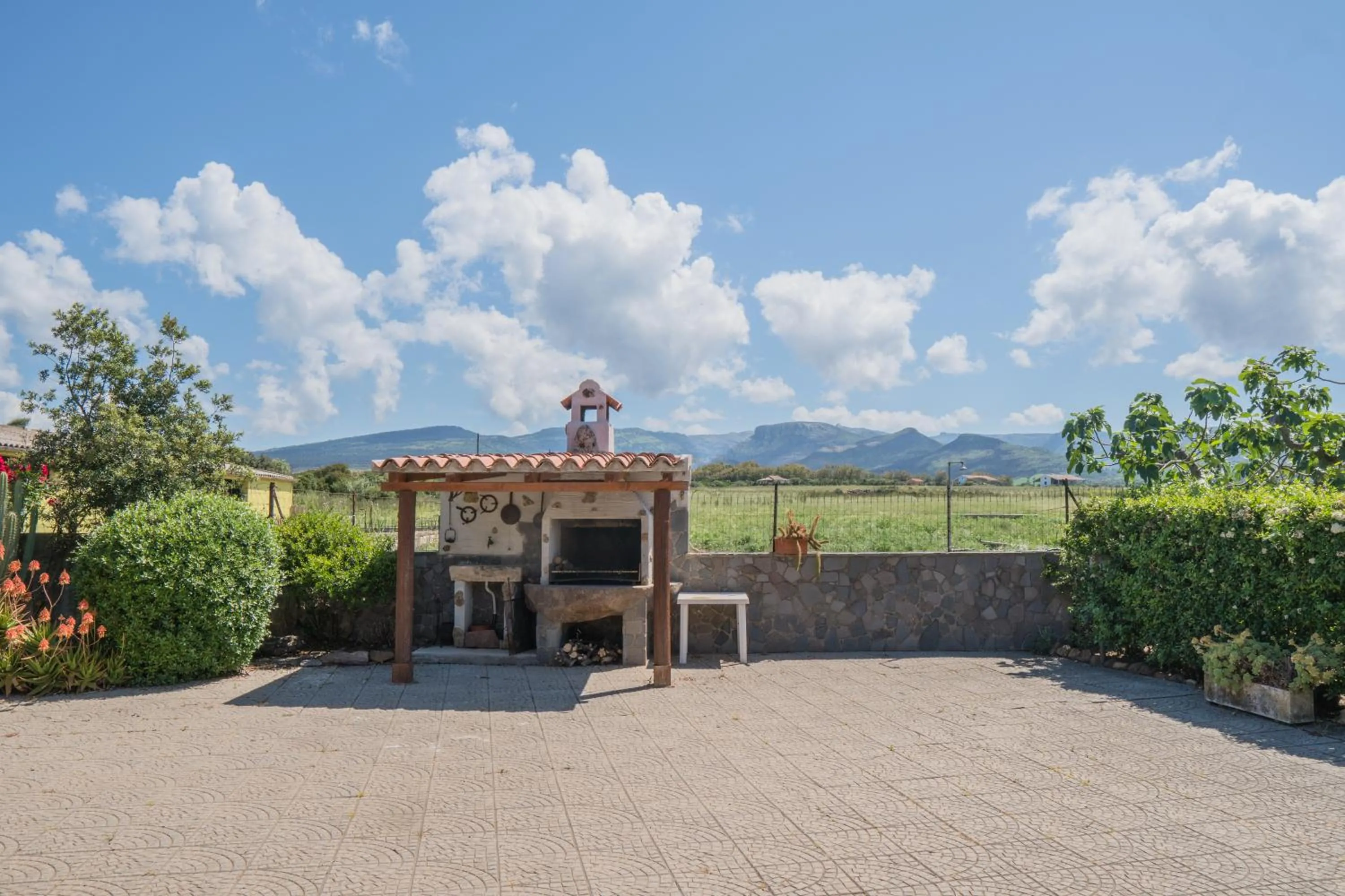 BBQ facilities in Casa Asfodeli - Villetta in campagna con piscina