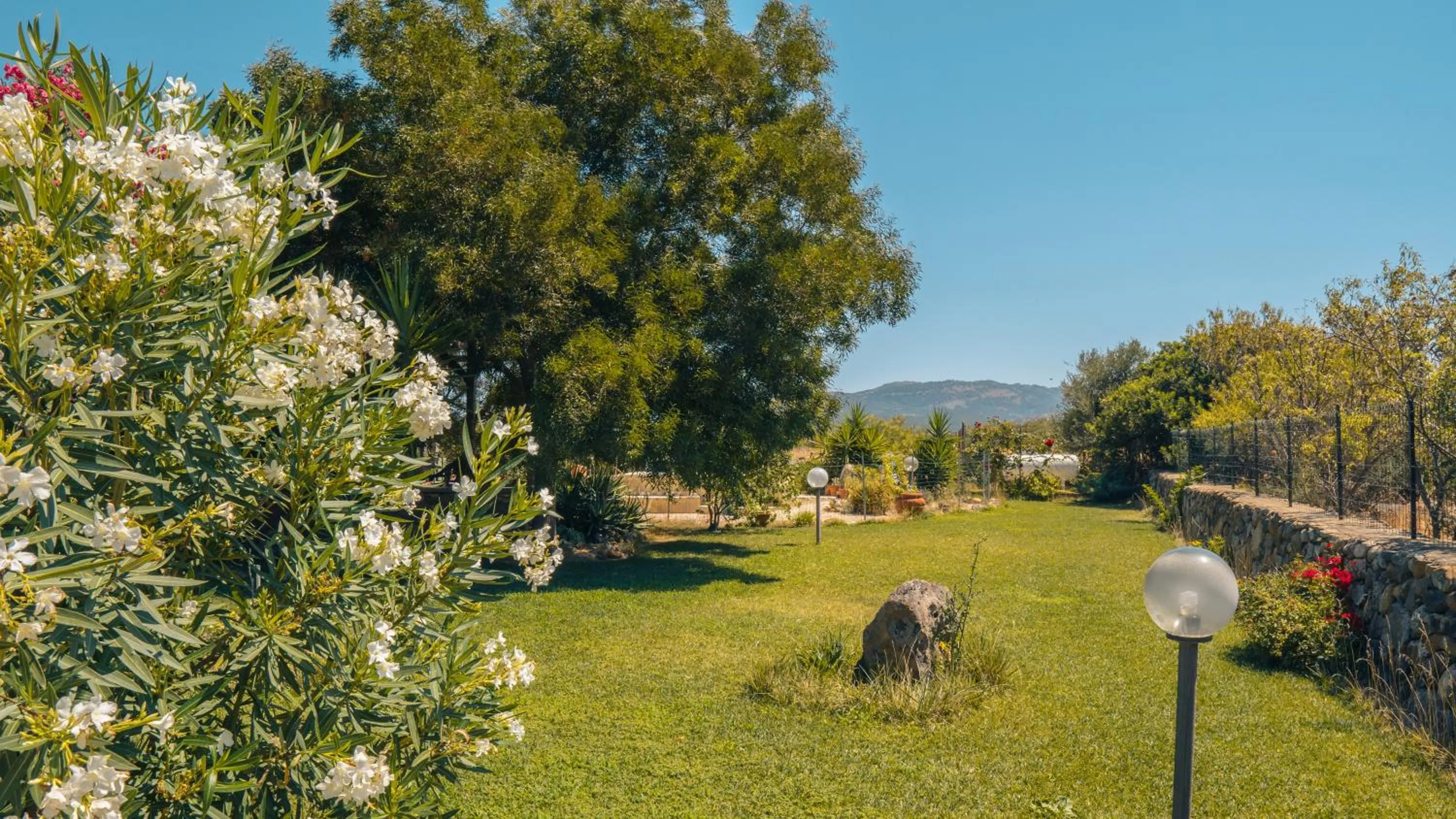 Garden in Casa Asfodeli - Villetta in campagna con piscina
