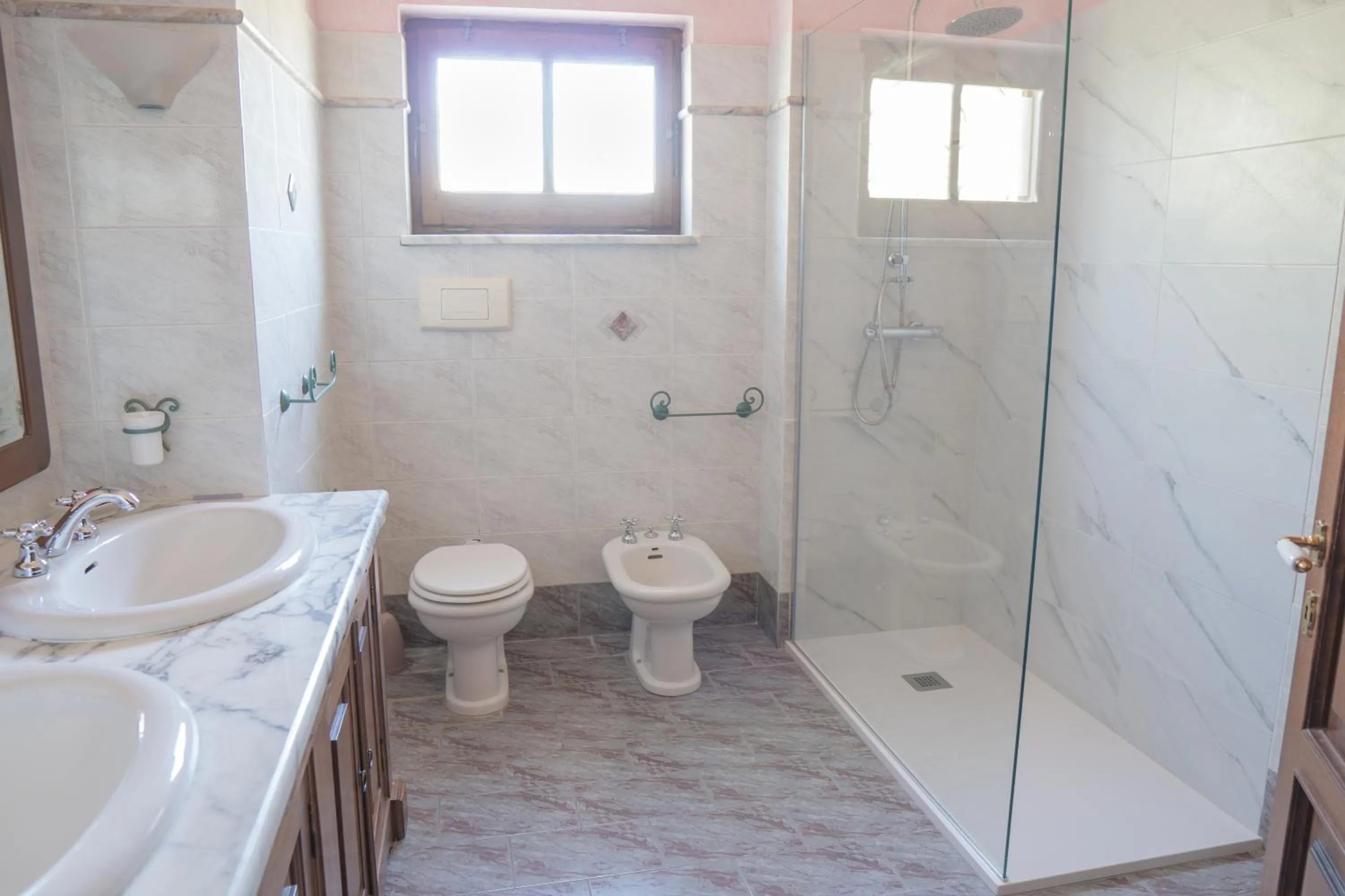 Shower in Casa Asfodeli - Villetta in campagna con piscina