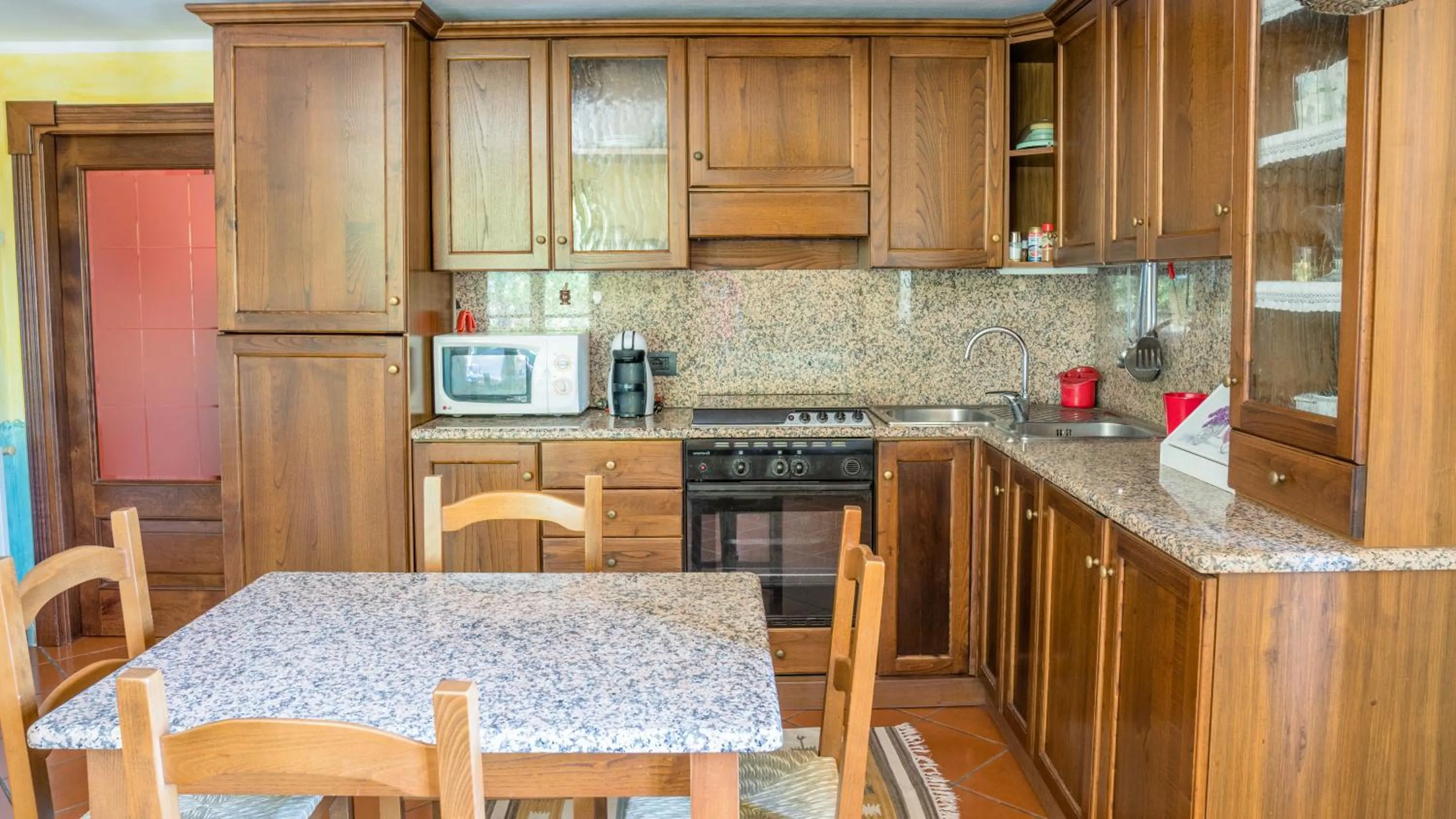 Kitchen or kitchenette in Casa Asfodeli - Villetta in campagna con piscina