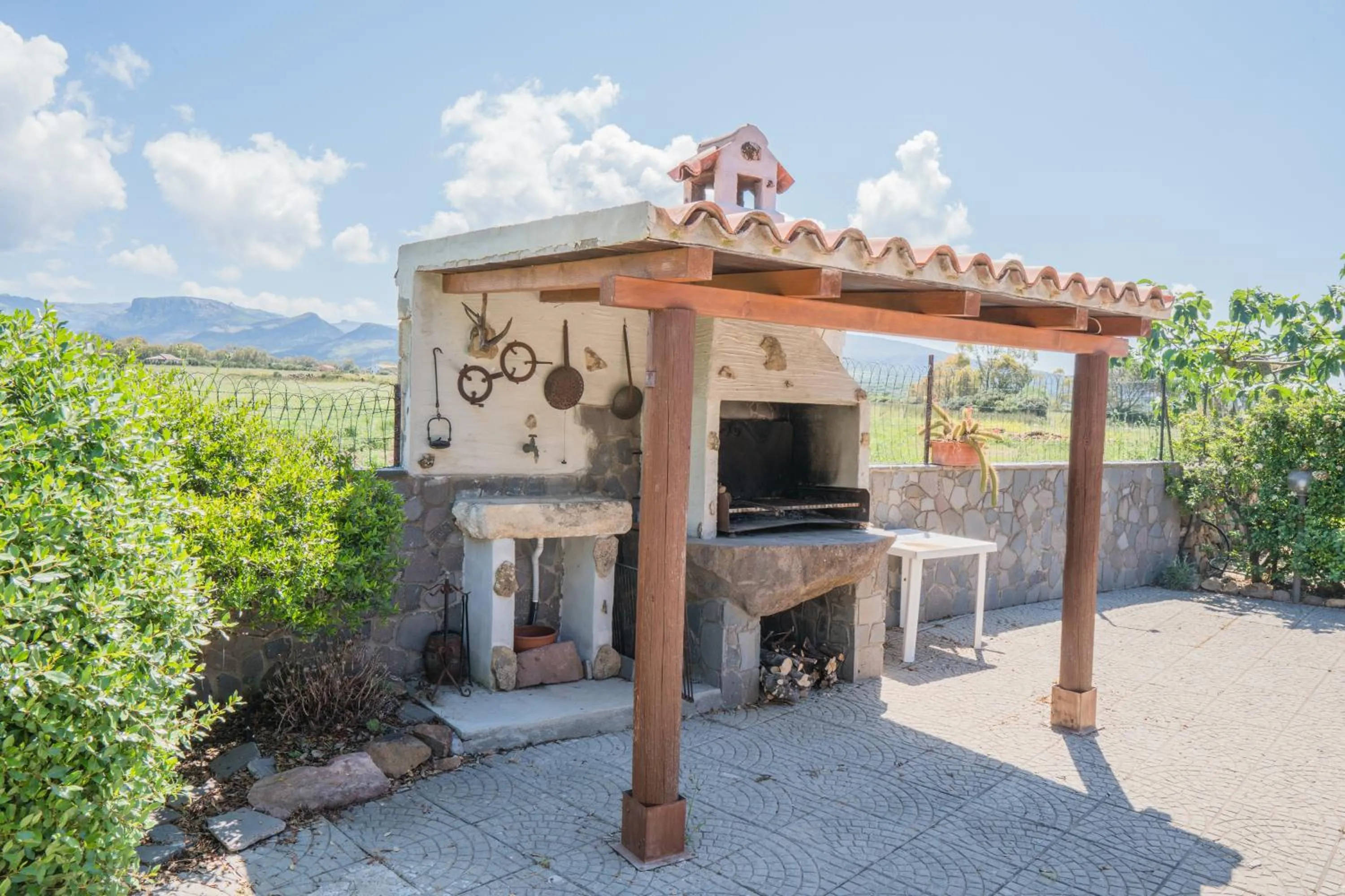BBQ facilities in Casa Asfodeli - Villetta in campagna con piscina